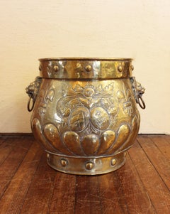 Late 19th Century English Brass Coal Hod or Jardiniere with Lion Ring Handles