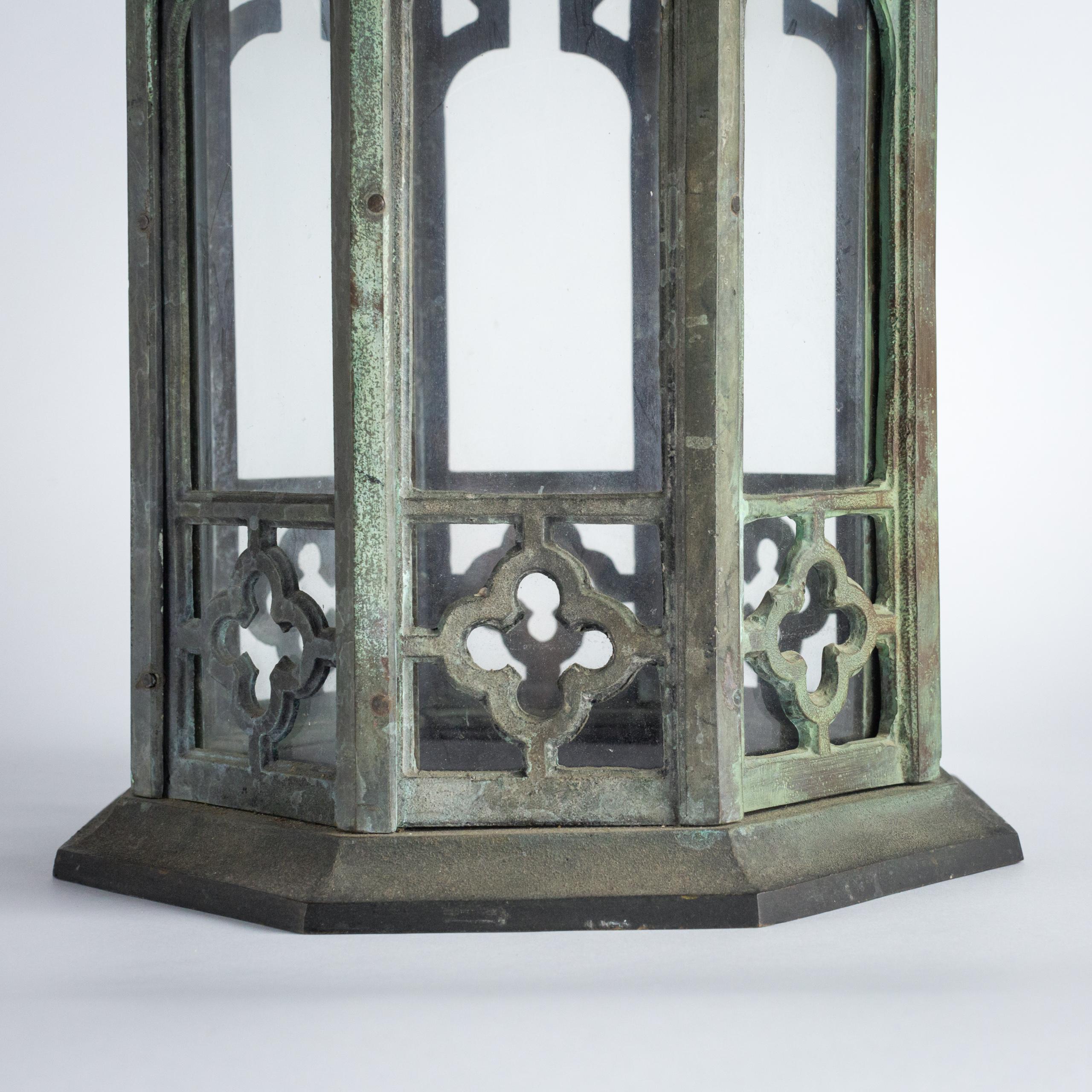 Linterna de salón inglesa de bronce verdigris de finales del siglo XIX en venta 1