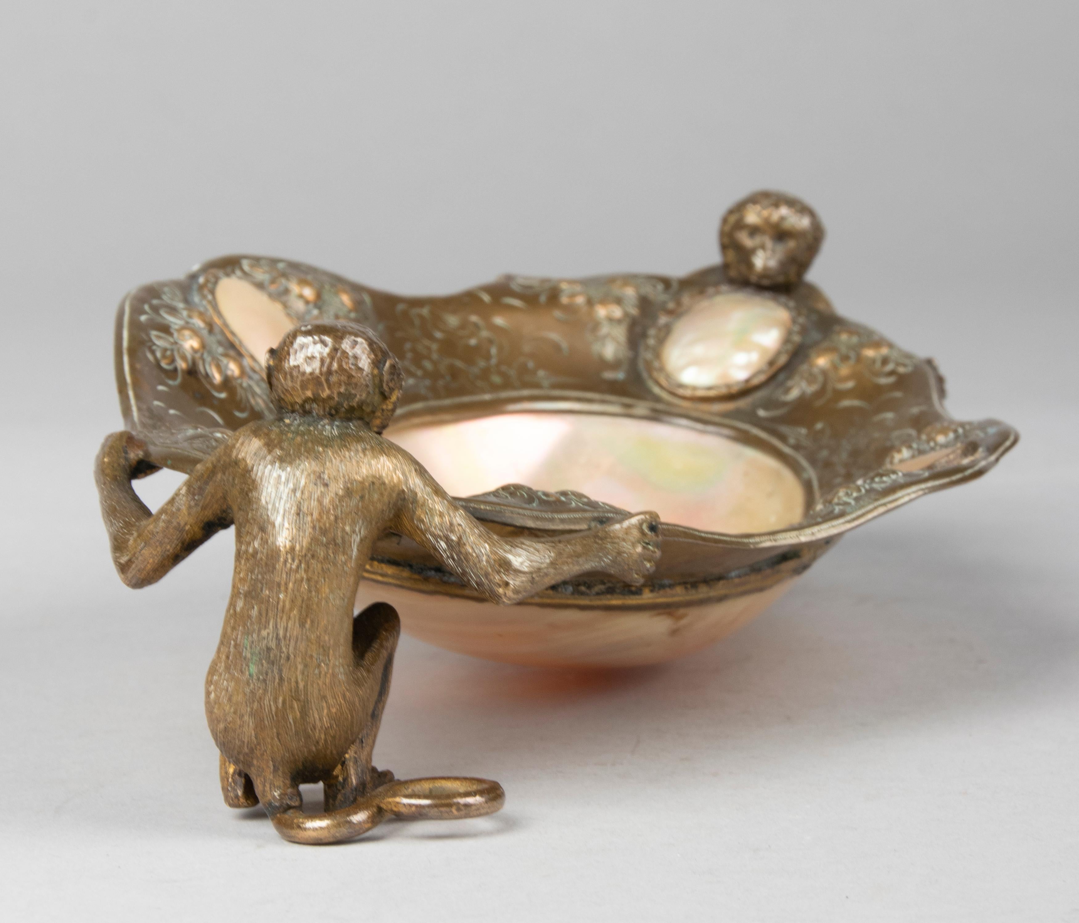 Late 19th Century English Bronze Vide Poche with Monkeys For Sale 4