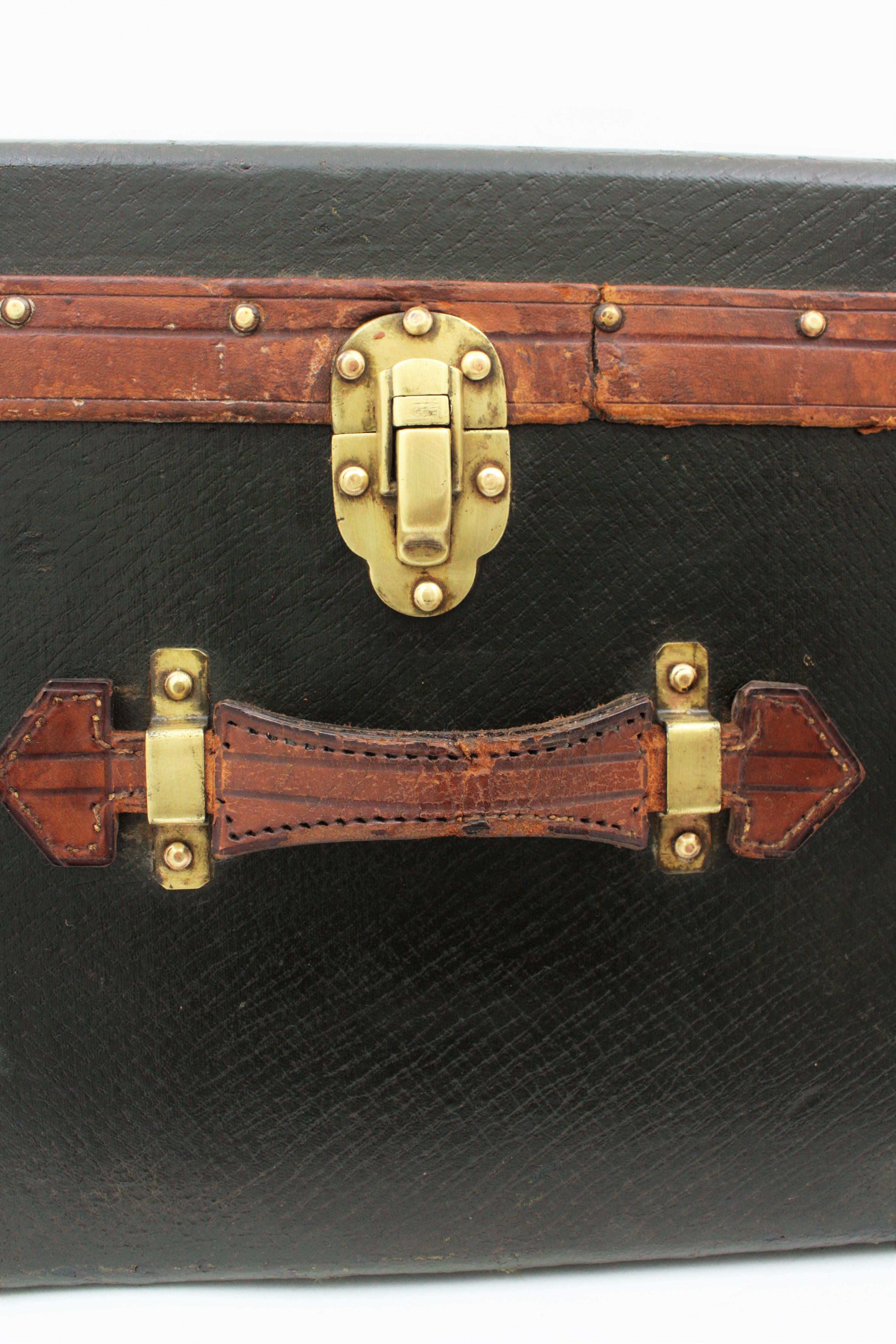 English Trunk in Leather and Canvas with Brass Locks For Sale 11
