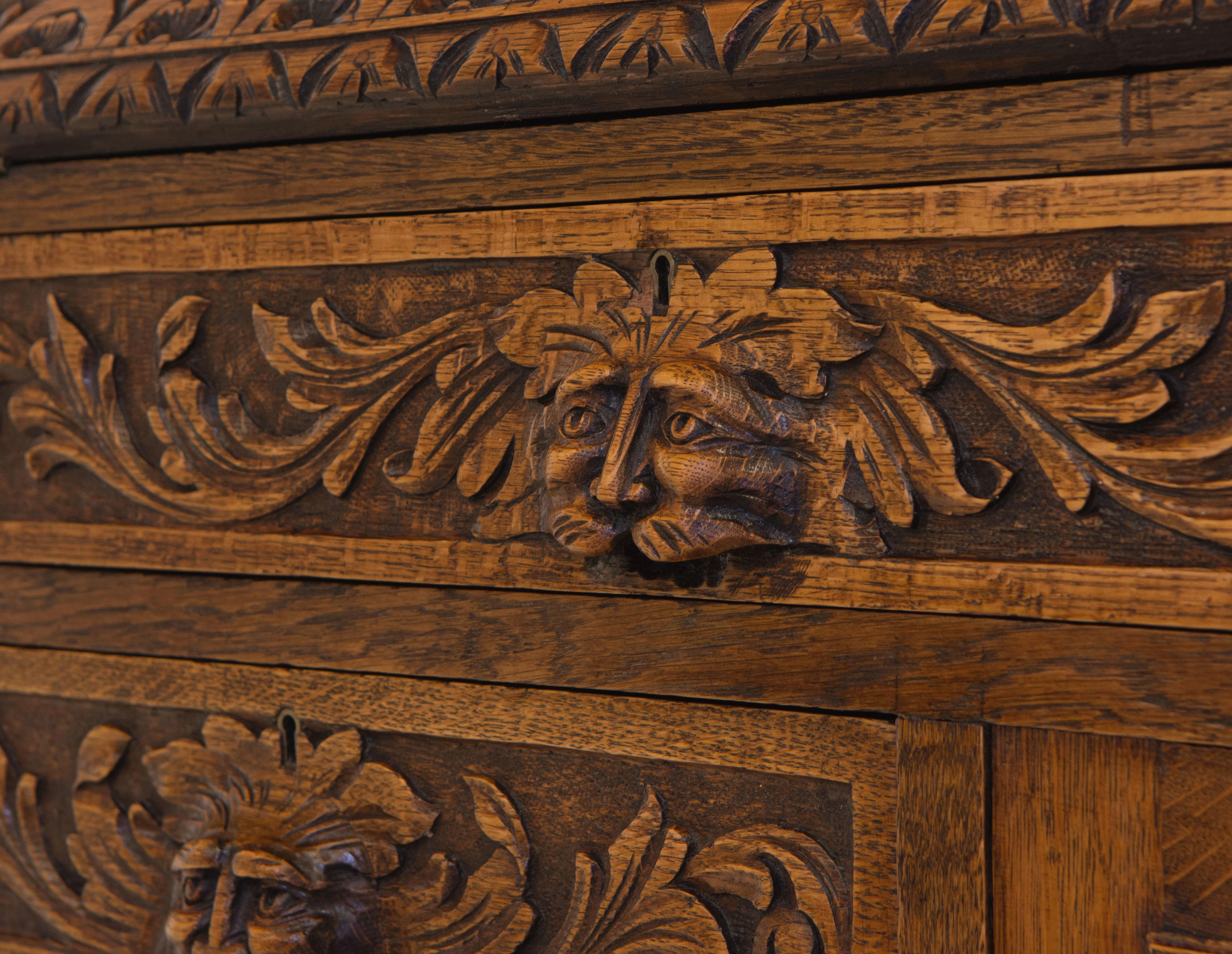Late 19th Century English Carved Oak Green Man Bureau Desk For Sale 4