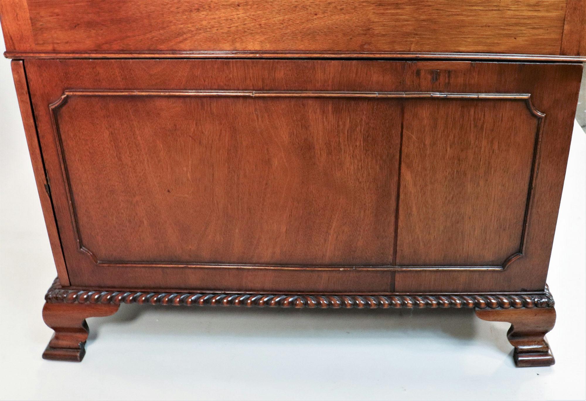 Late 19th Century English Chippendale Style Mahogany Partners Desk For Sale 15