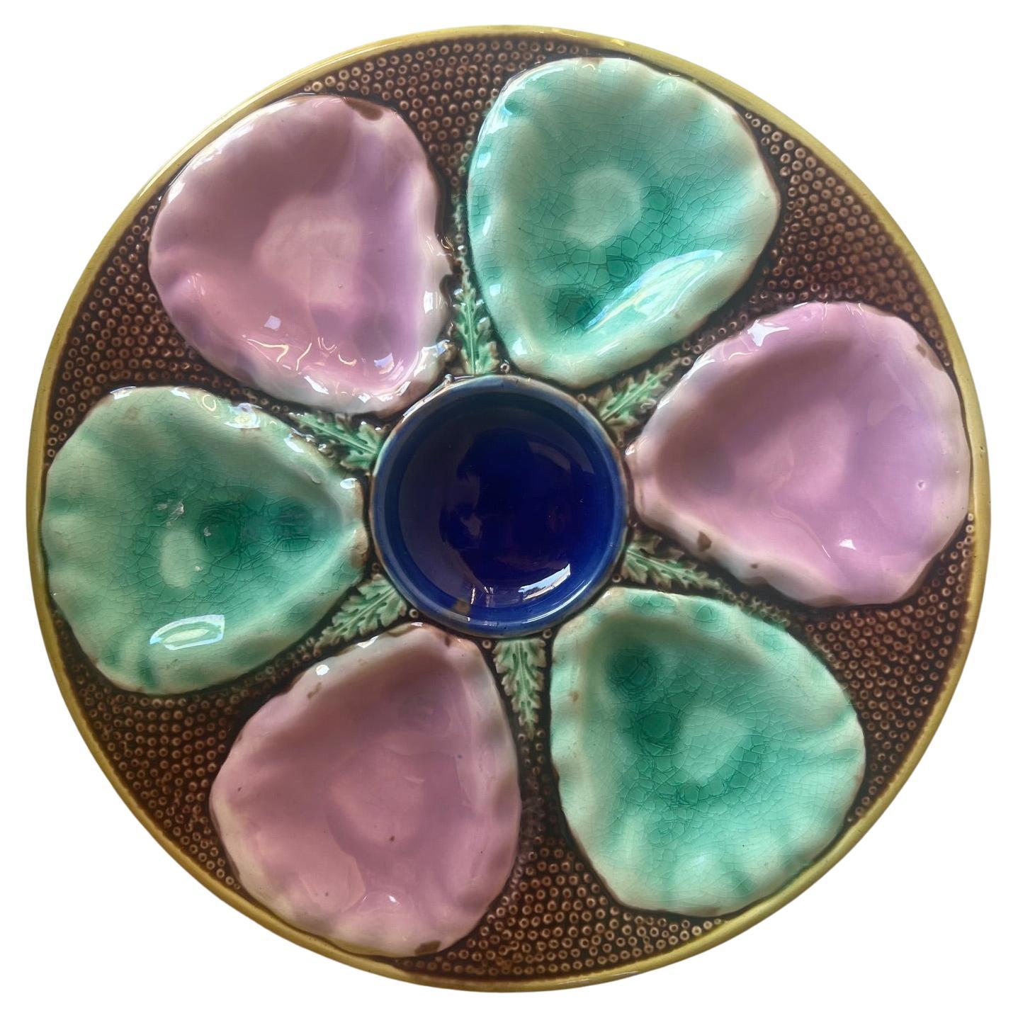 Late 19th Century English Colorful Majolica Oyster Plate In Good Condition For Sale In Ross, CA