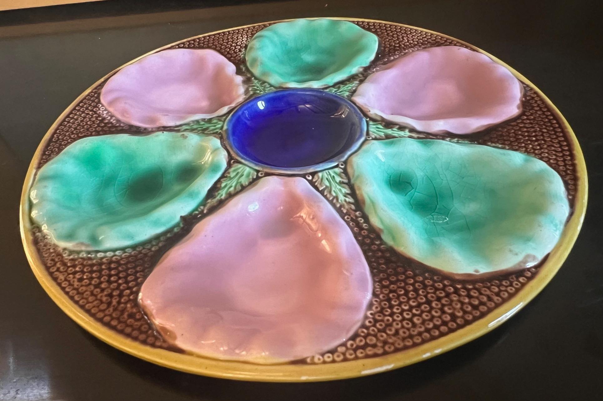 Late 19th Century English Colorful Majolica Oyster Plate For Sale 1