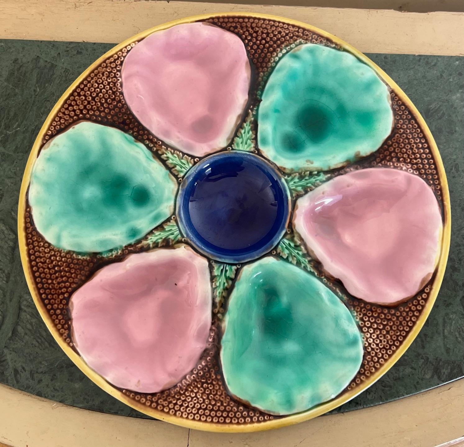 Late 19th Century English Colorful Majolica Oyster Plate For Sale 3