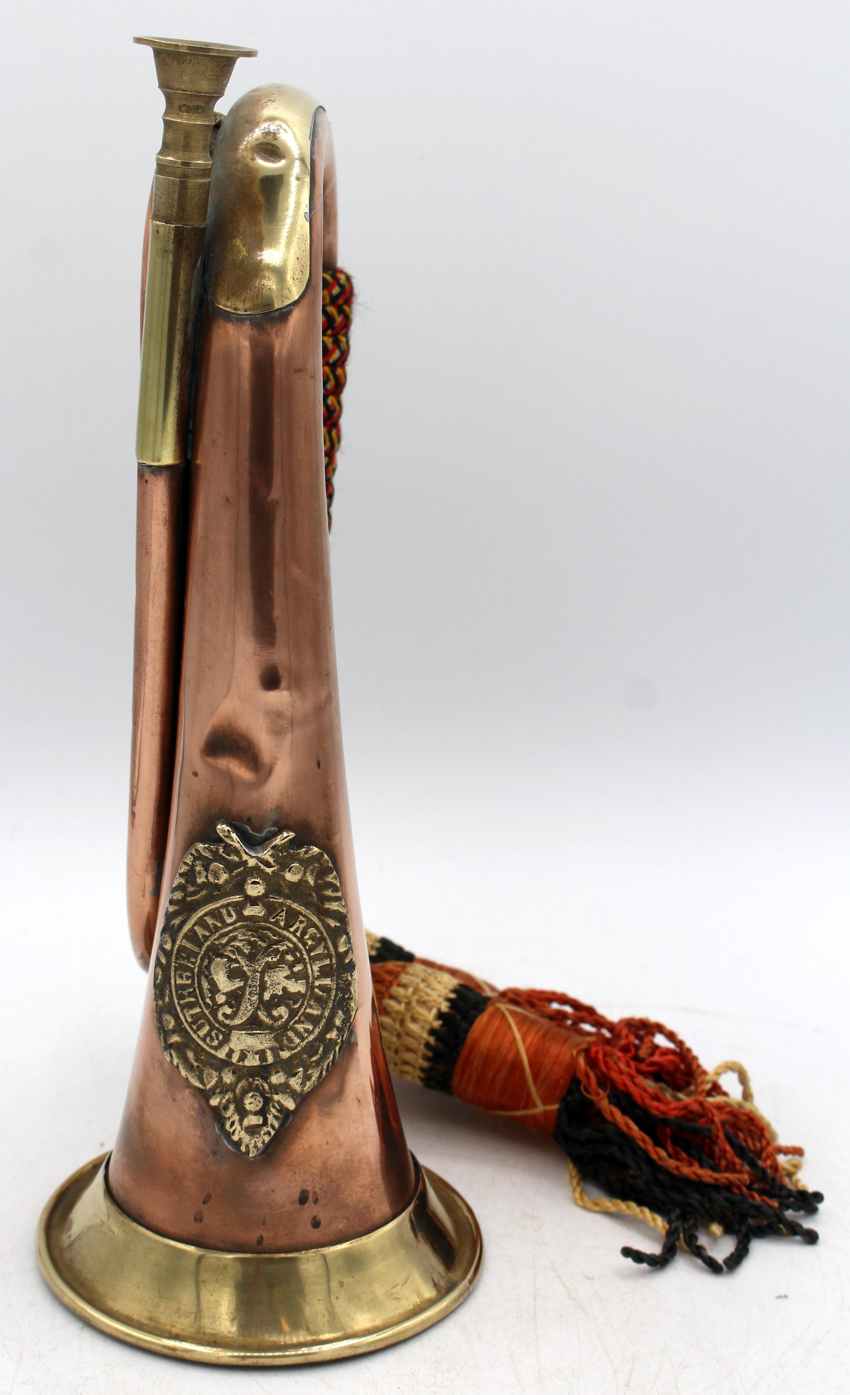 Late 19th Century English Copper & Brass Bugle In Good Condition For Sale In Chapel Hill, NC