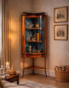 Late-19th Century English Corner Cabinet in Brown