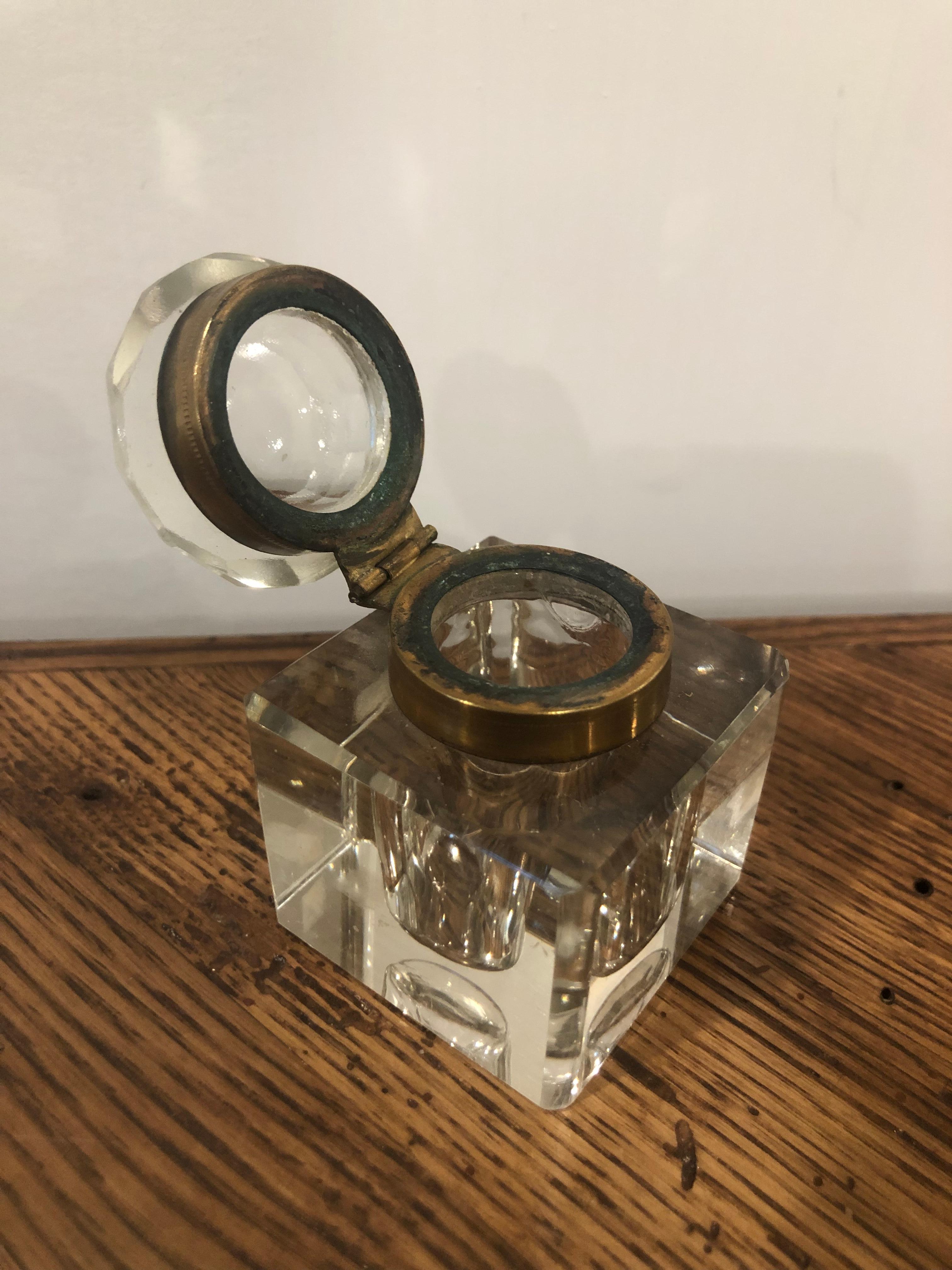 Late 19th Century English Crystal Inkwell with Brass Collar For Sale 7