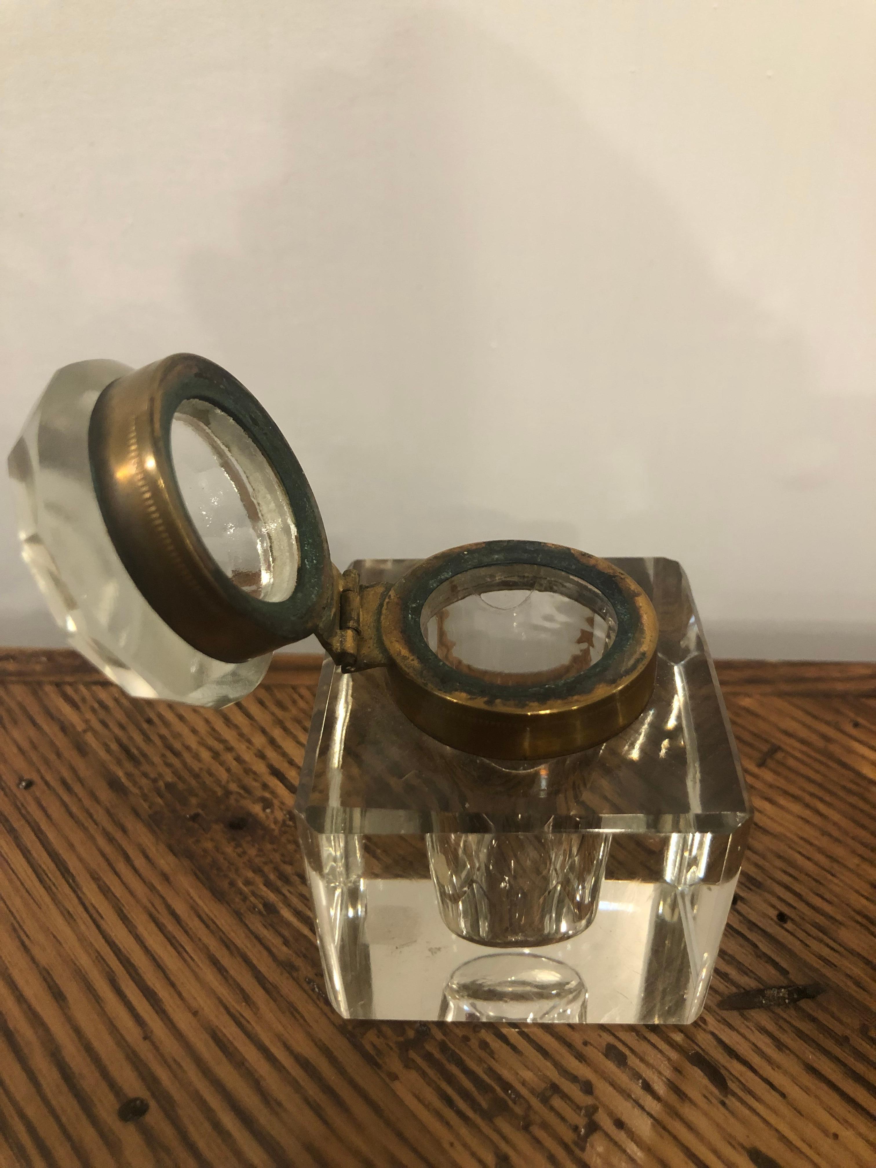 Late 19th Century English Crystal Inkwell with Brass Collar In Good Condition For Sale In Stamford, CT