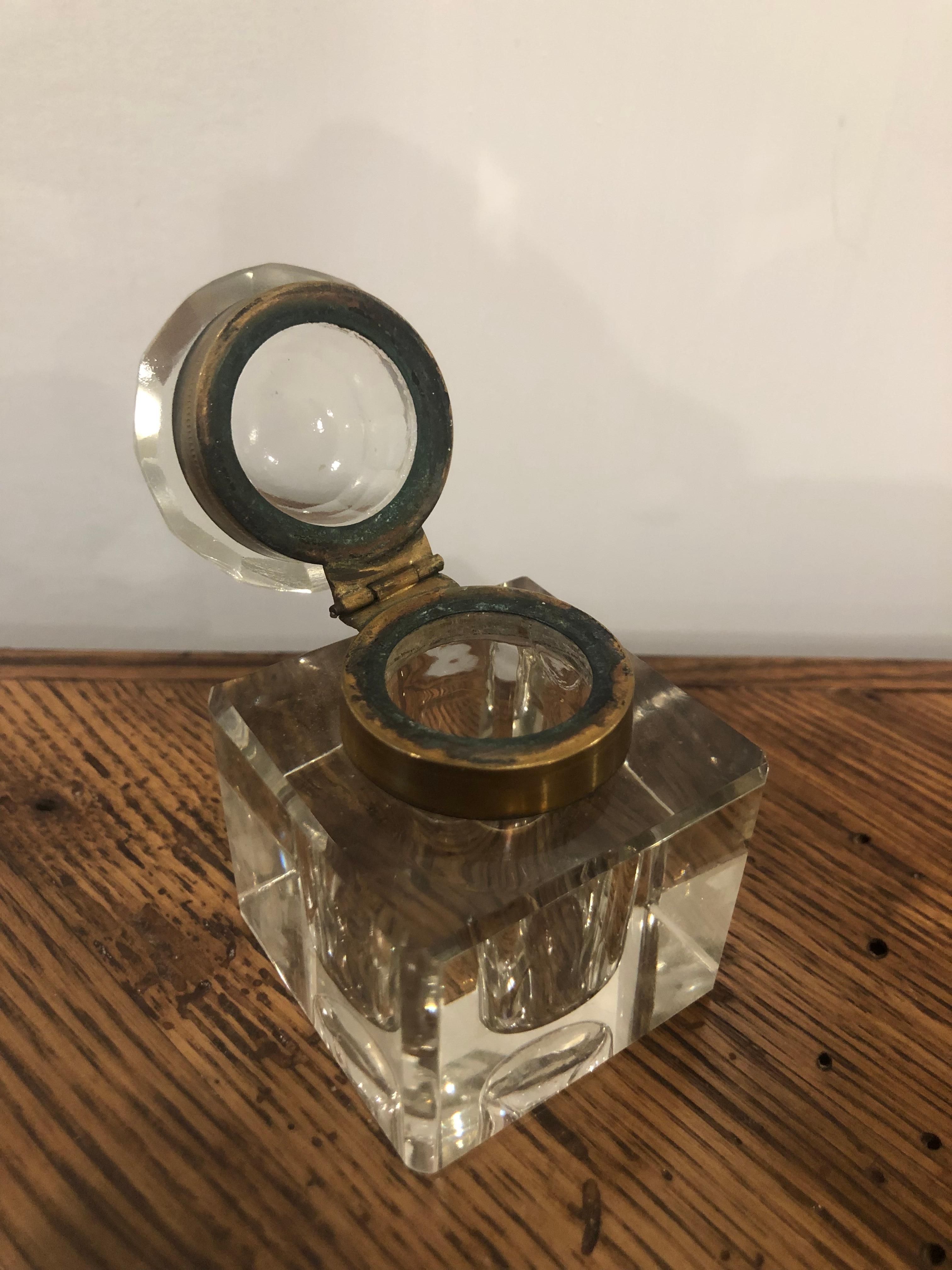 Late 19th Century English Crystal Inkwell with Brass Collar For Sale 6