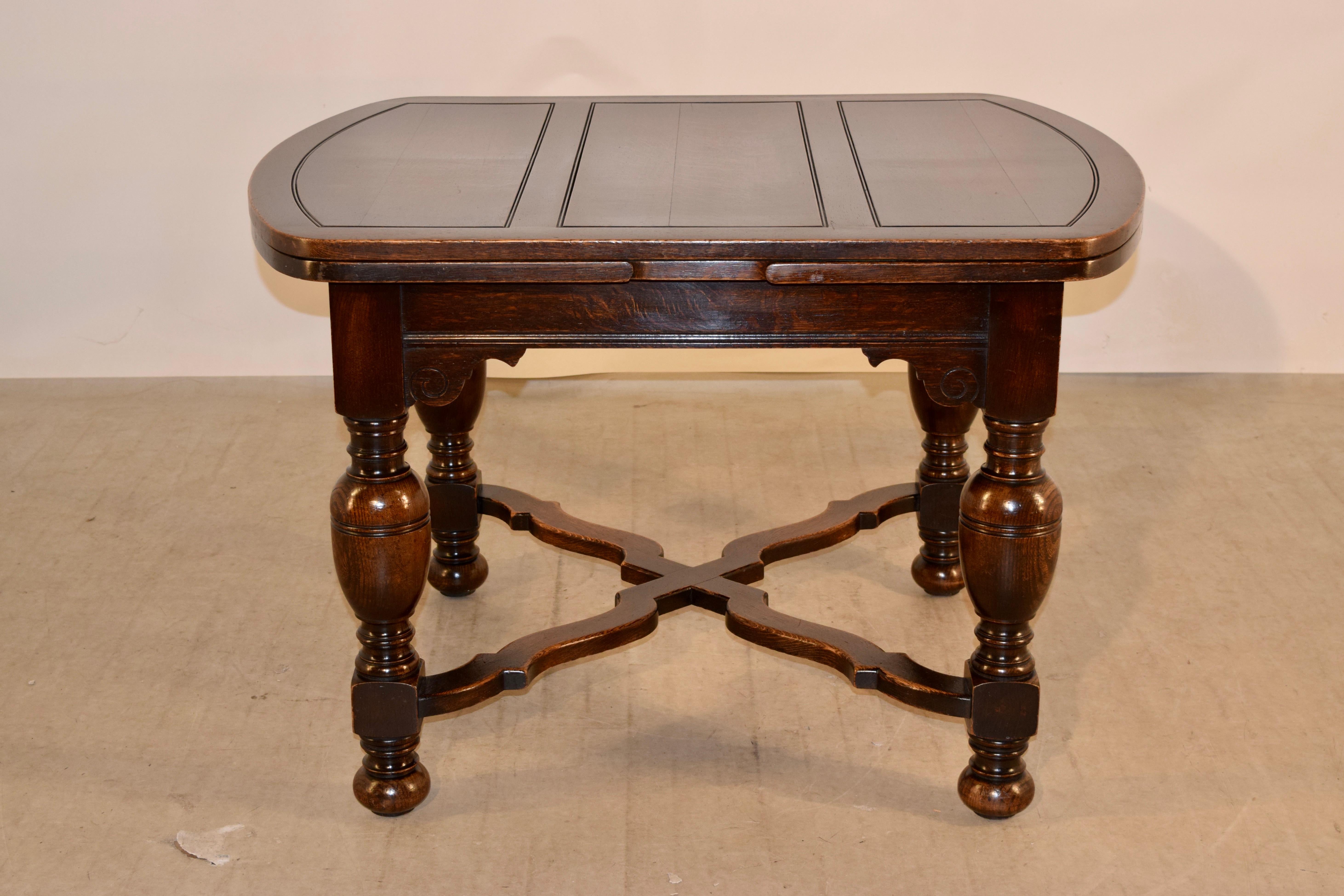 Late Victorian Late 19th Century English Draw Leaf Table