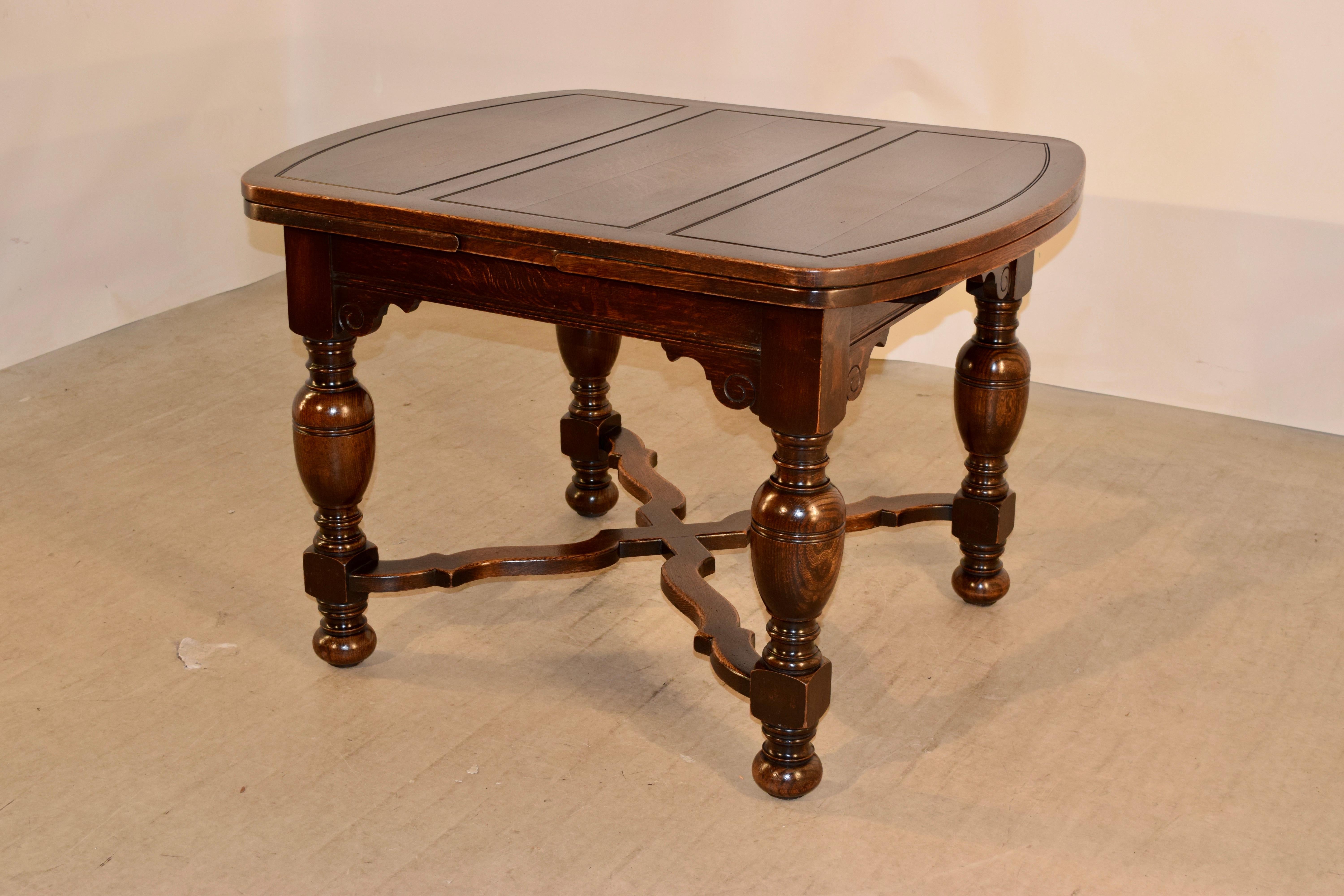 Late 19th Century English Draw Leaf Table In Good Condition In High Point, NC
