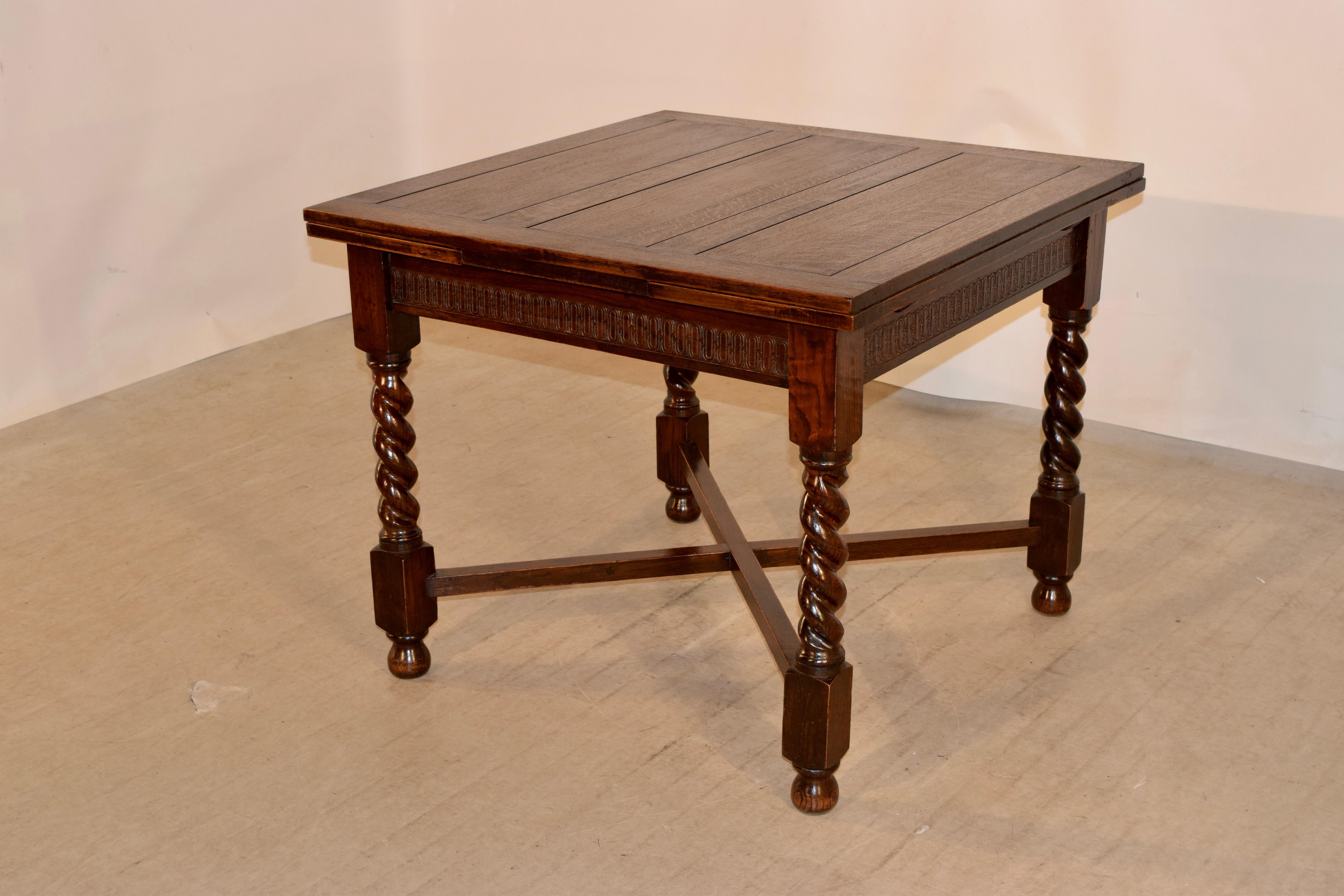 Late 19th Century English Draw Leaf Table In Good Condition In High Point, NC