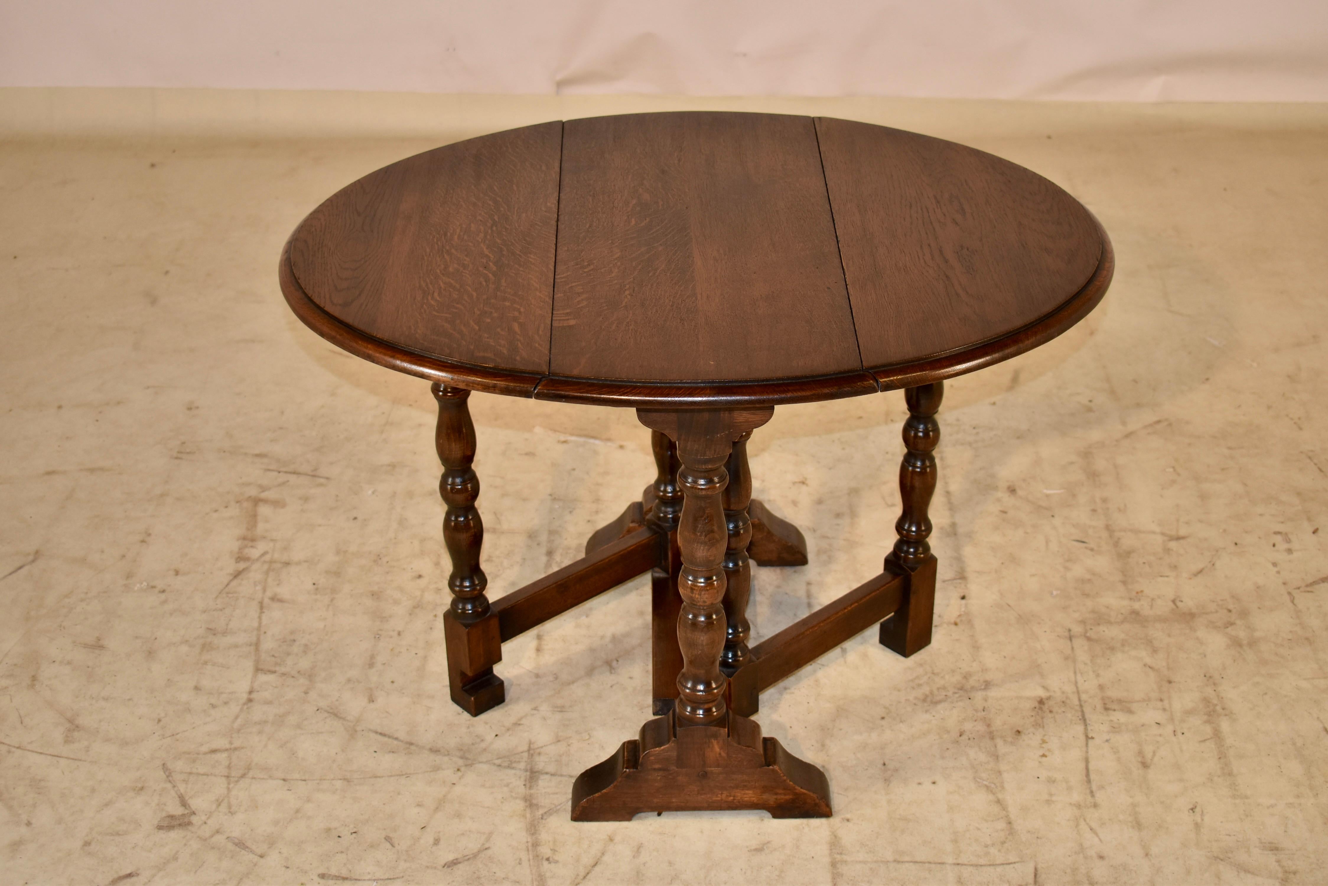 Late 19th Century English Drop Leaf Table For Sale 2