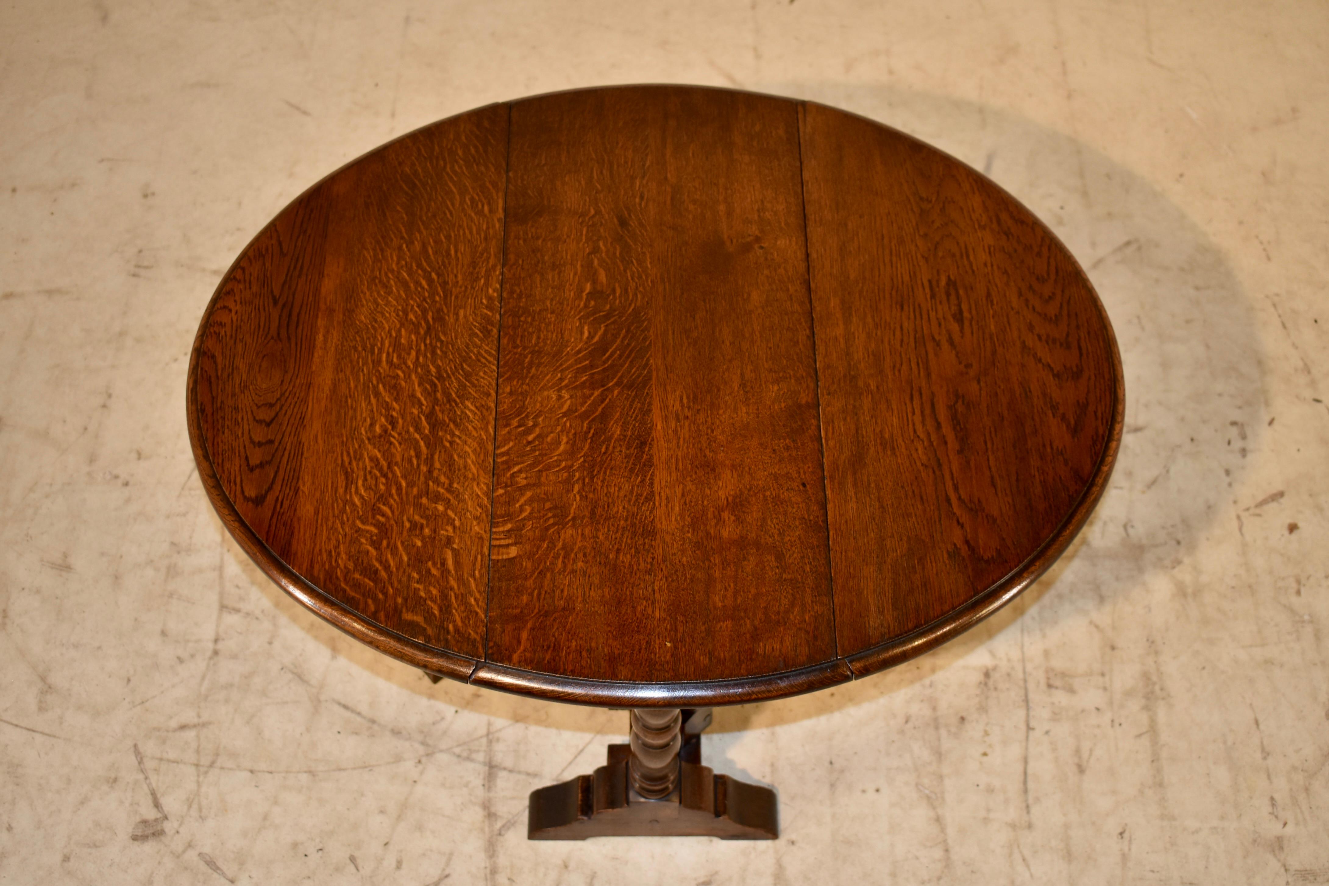Late 19th Century English Drop Leaf Table For Sale 3