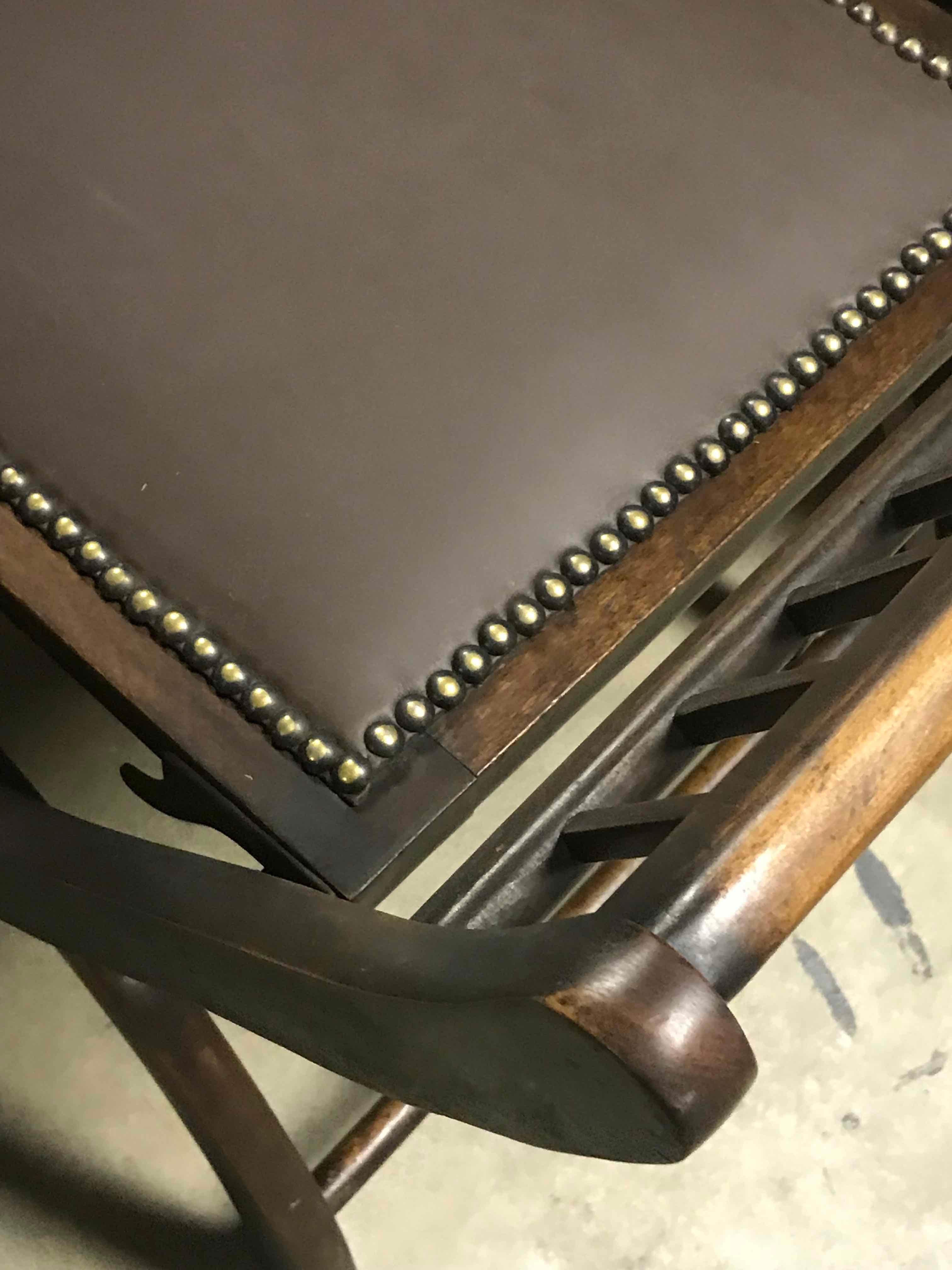 Late 19th Century English Edwardian Leather Upholstered Porter's Stool In Good Condition In Los Angeles, CA