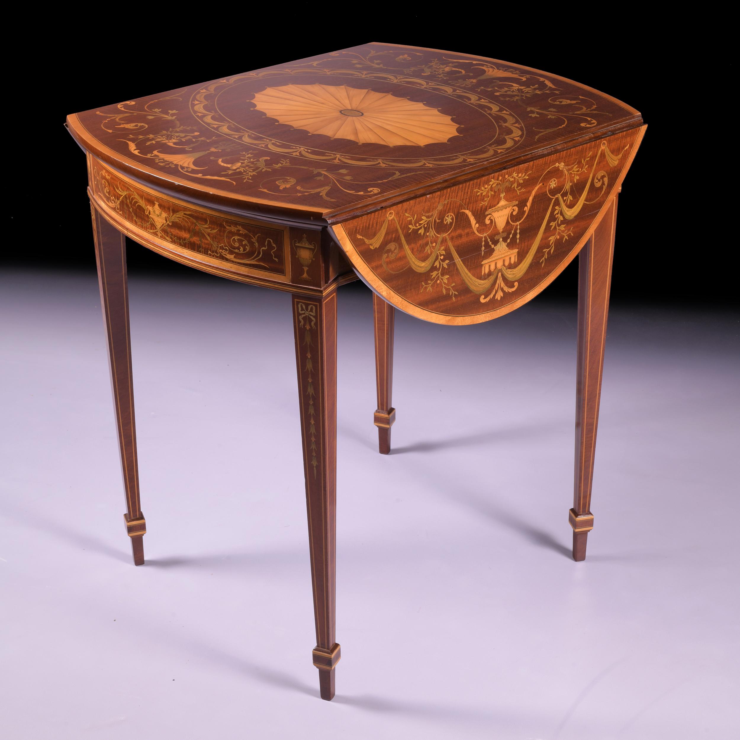 Late 19th Century English Edwardian Satinwood Pembroke Table By Edwards & Robert In Excellent Condition For Sale In Dublin, IE