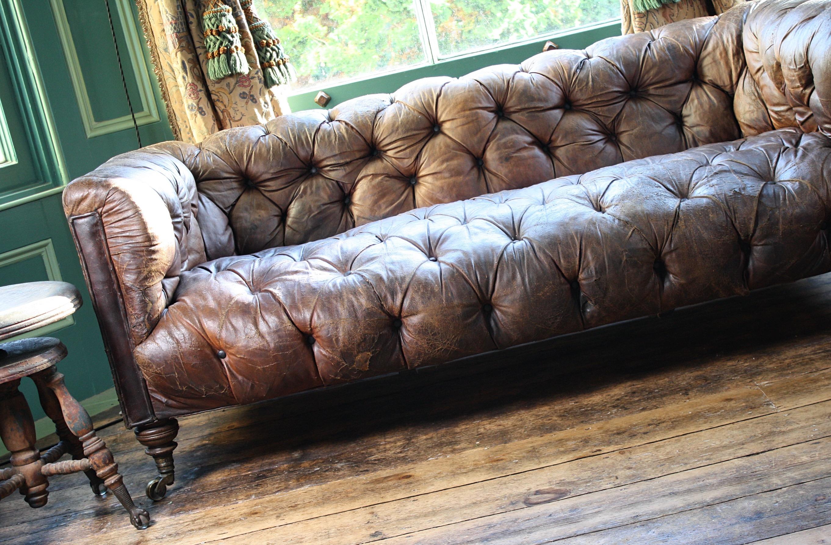 Late 19th Century English Howard and Sons Brown Leather Chesterfield Sofa, 1880  1