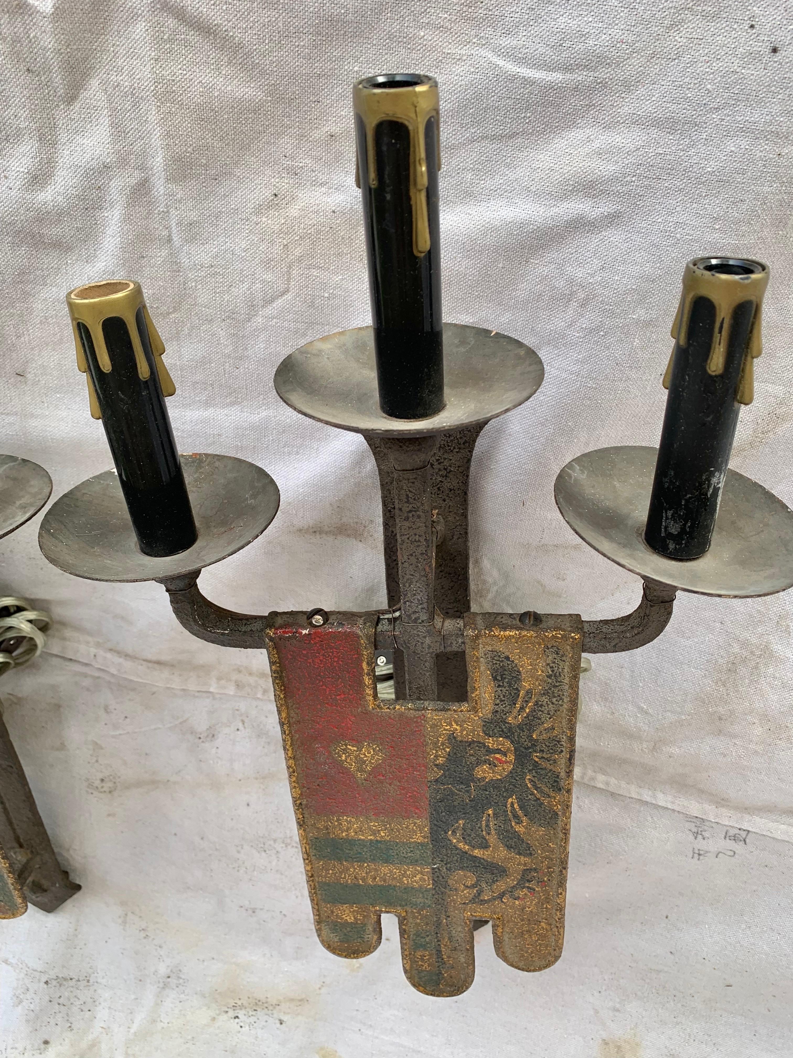 Fatto a mano Coppia di appliques in ferro della fine del XIX secolo in vendita