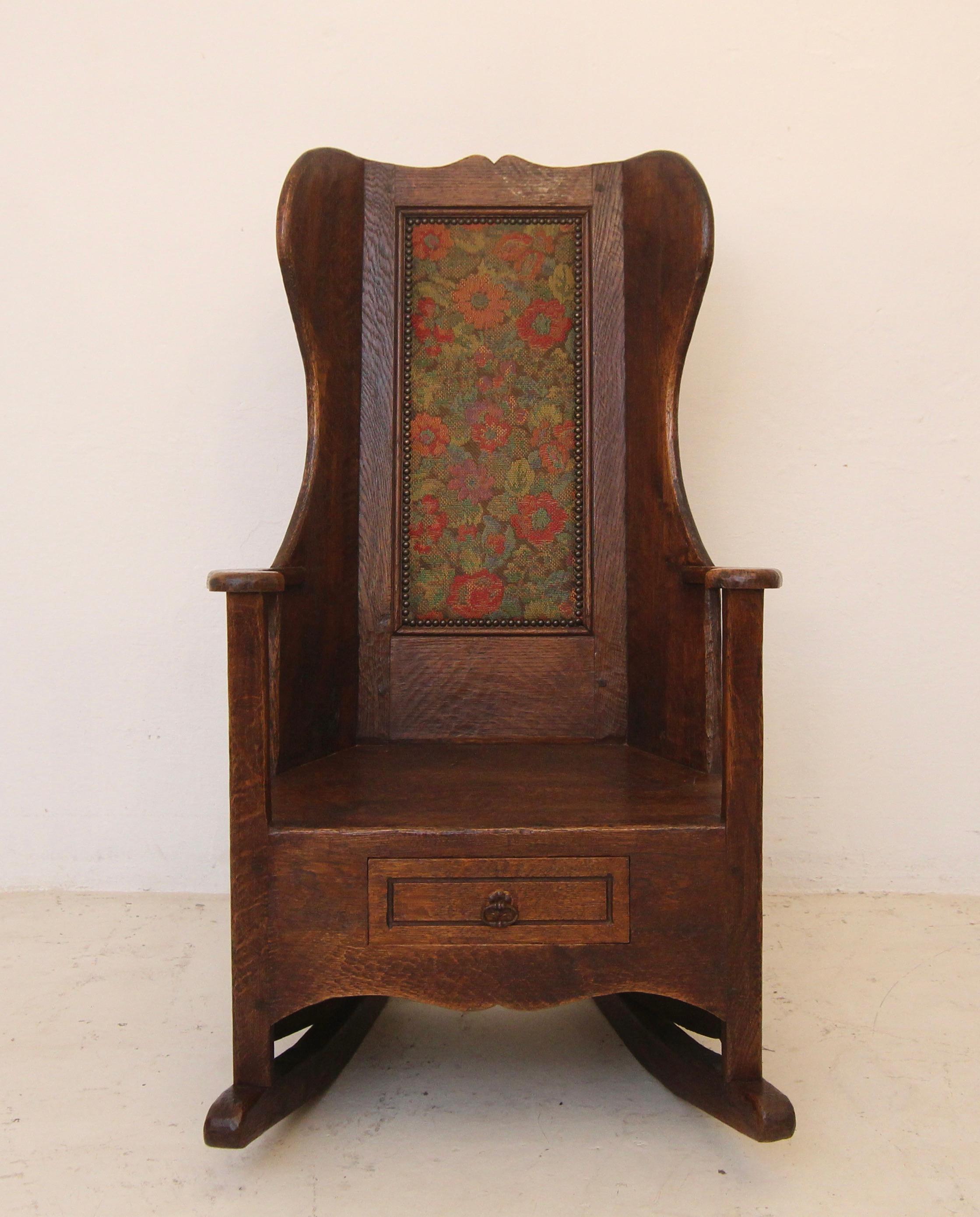 Late 19th Century English Lambing Chair For Sale 4