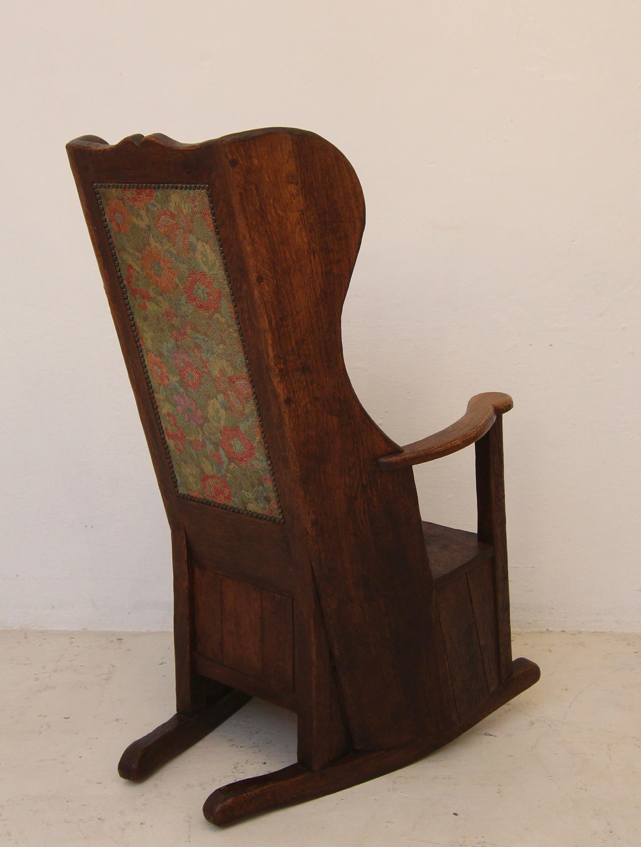 Late 19th Century English Lambing Chair For Sale 8