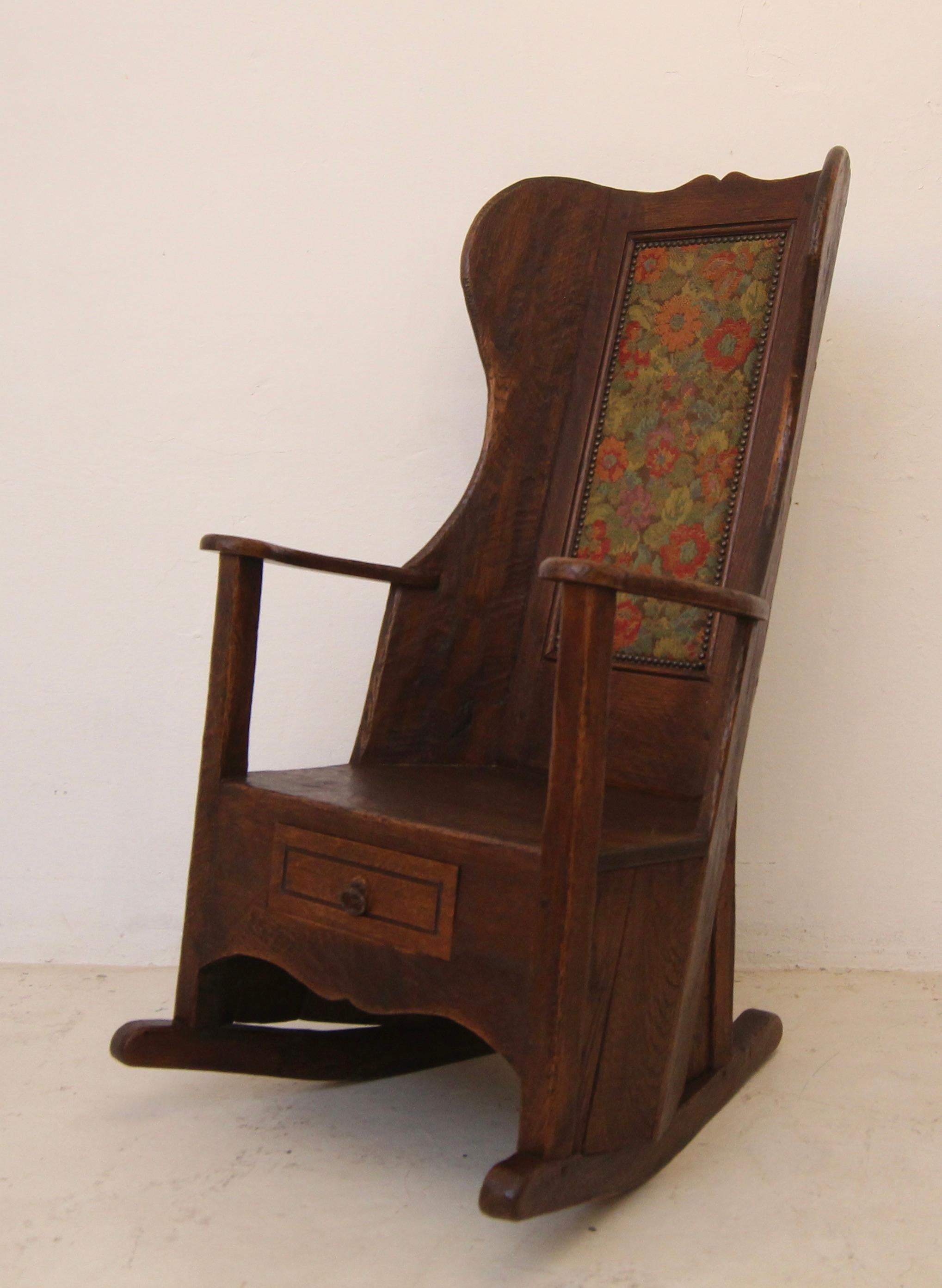 Late 19th Century English Lambing Chair For Sale 12