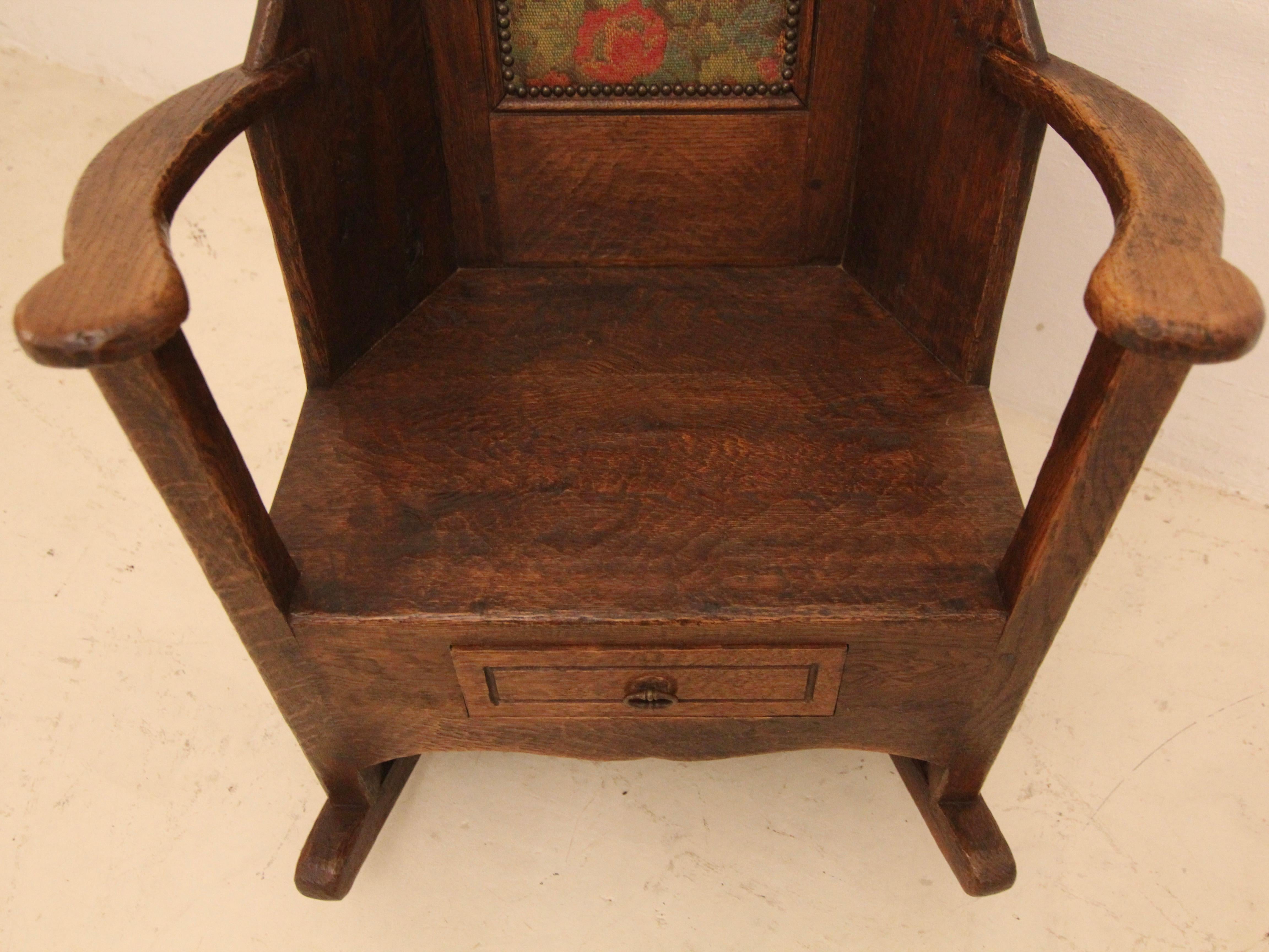 British Late 19th Century English Lambing Chair For Sale