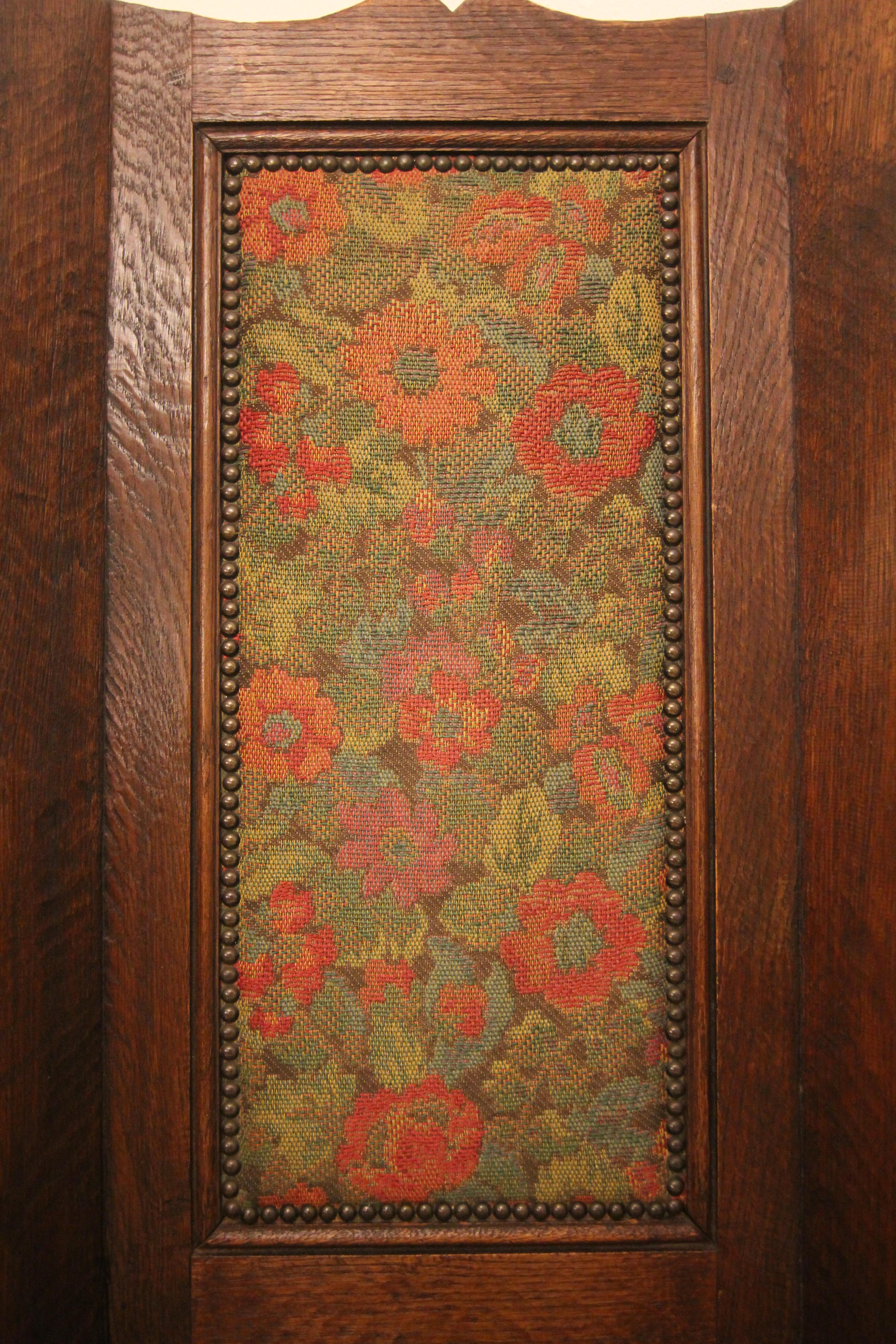 Oak Late 19th Century English Lambing Chair For Sale