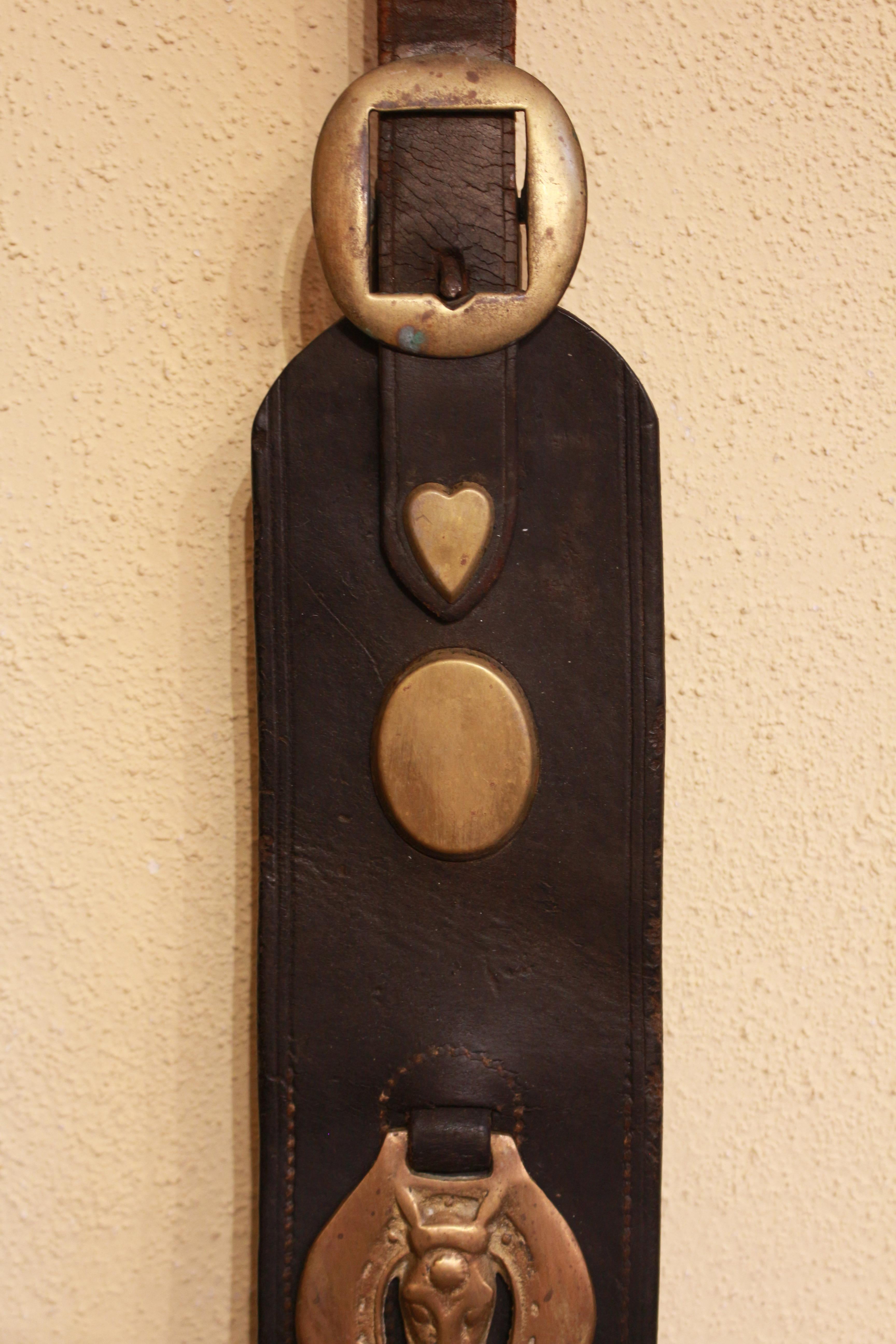 Late Victorian Late 19th Century English Long Leather Horse Strap For Sale