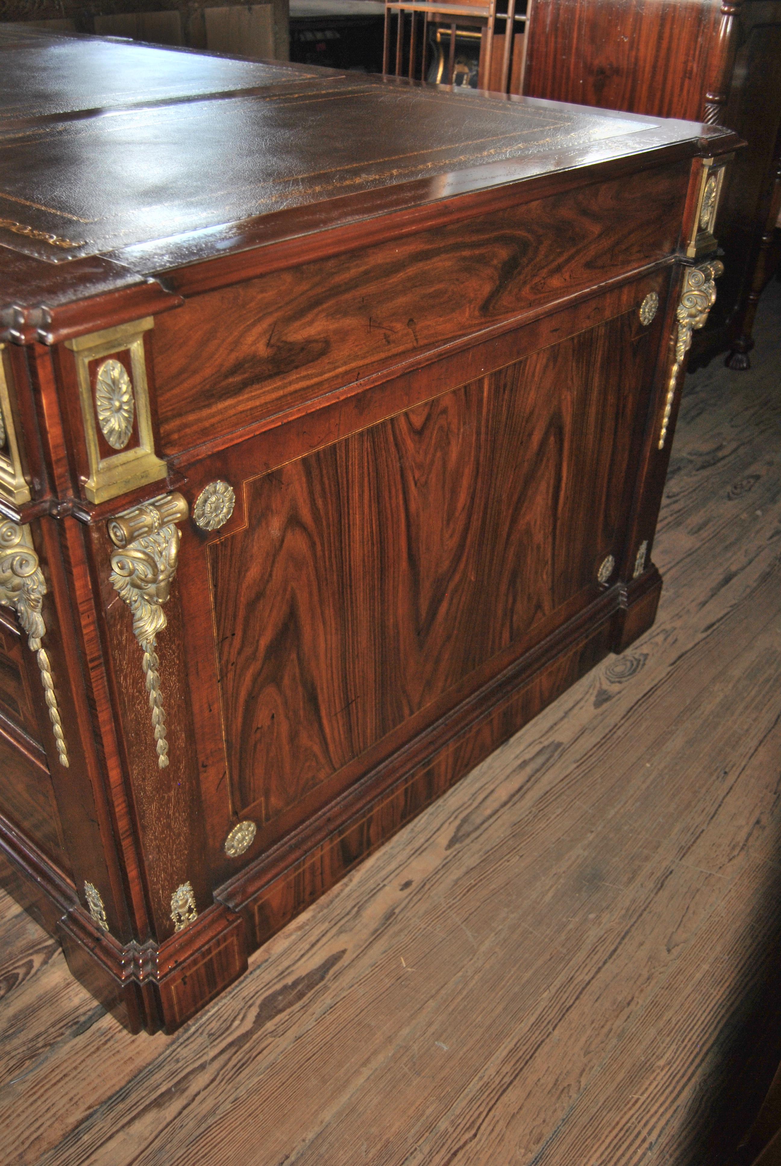 Late 19th Century English Mahogany and Rosewood Partners Desk For Sale 2