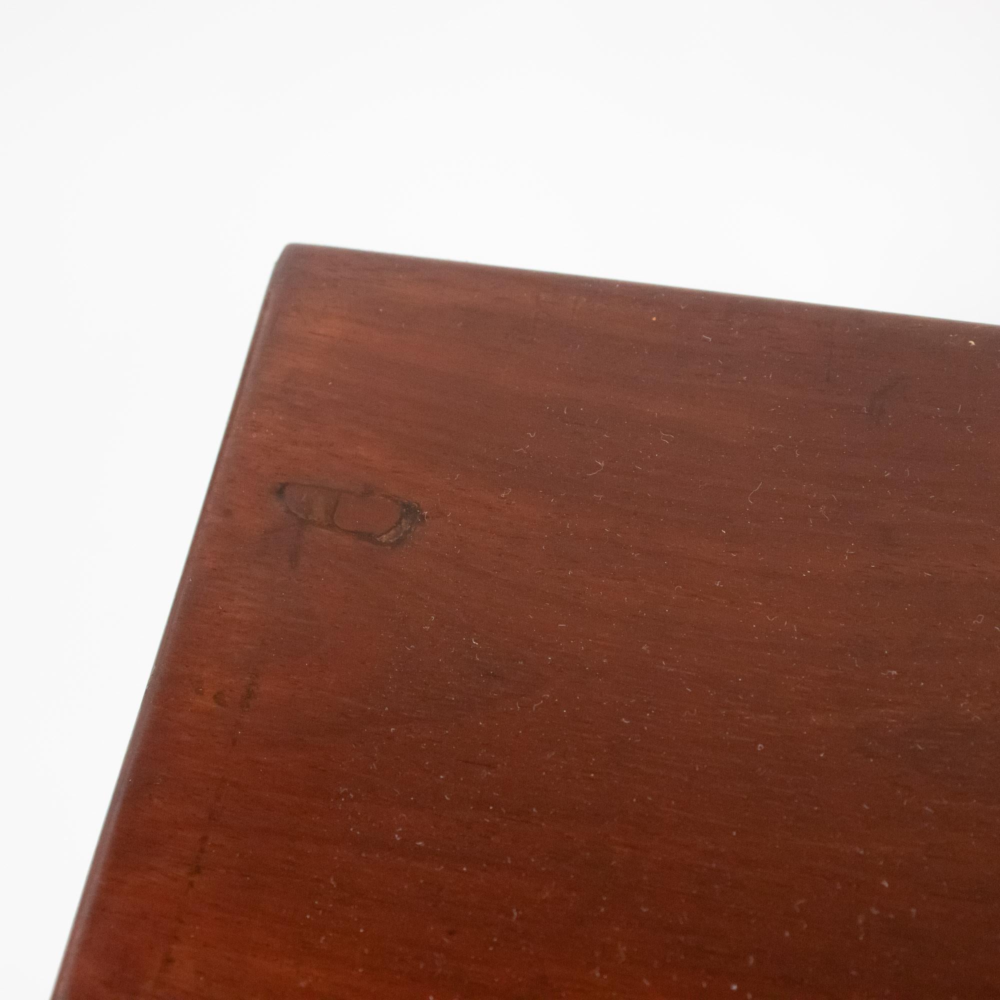 Late 19th Century English Mahogany Nest of Tables For Sale 4