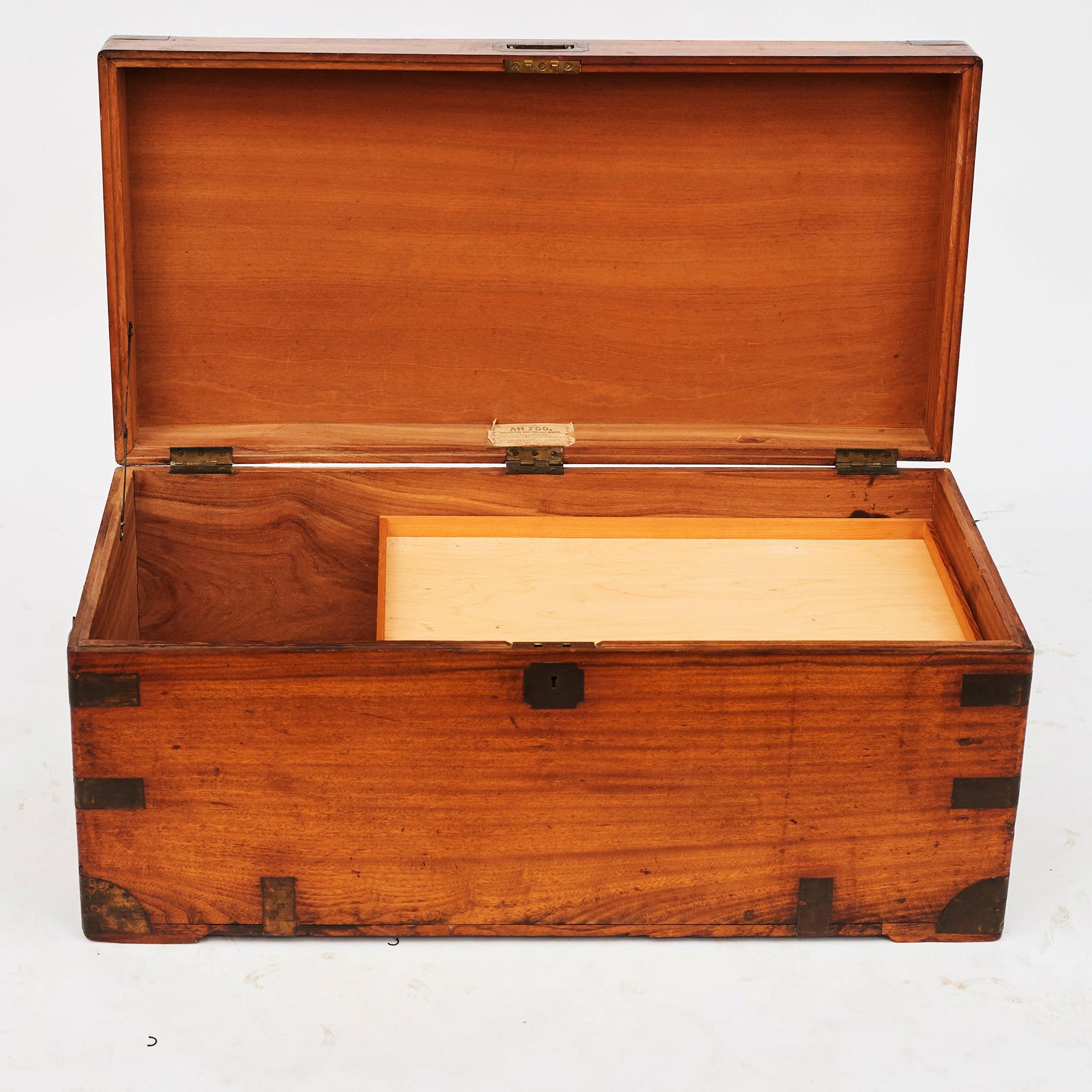 Late 19th Century English Military Camphor Wood Campaign Chest In Good Condition In Kastrup, DK