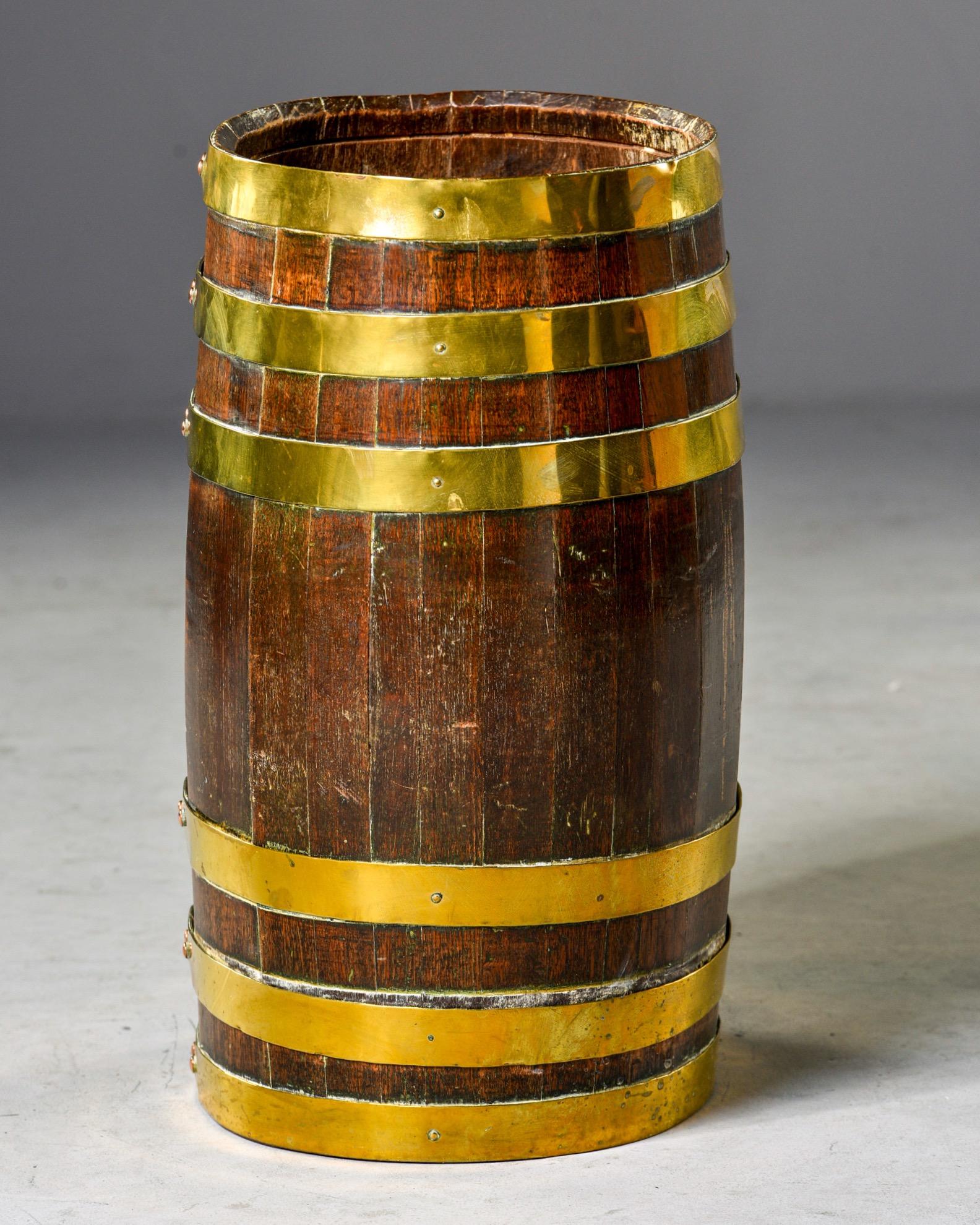 Late 19th Century English Oak Barrel with Brass Bands For Sale 7