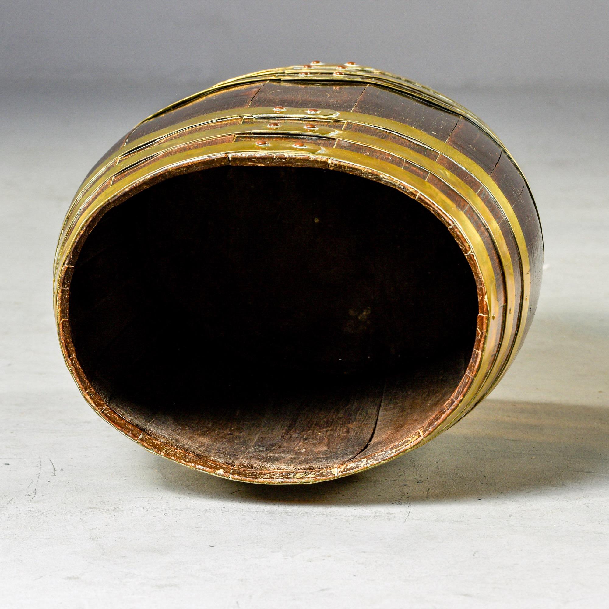 Late 19th Century English Oak Barrel with Brass Bands For Sale 8