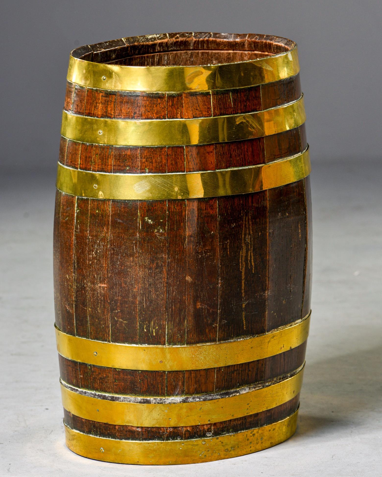 Late 19th Century English Oak Barrel with Brass Bands For Sale 9