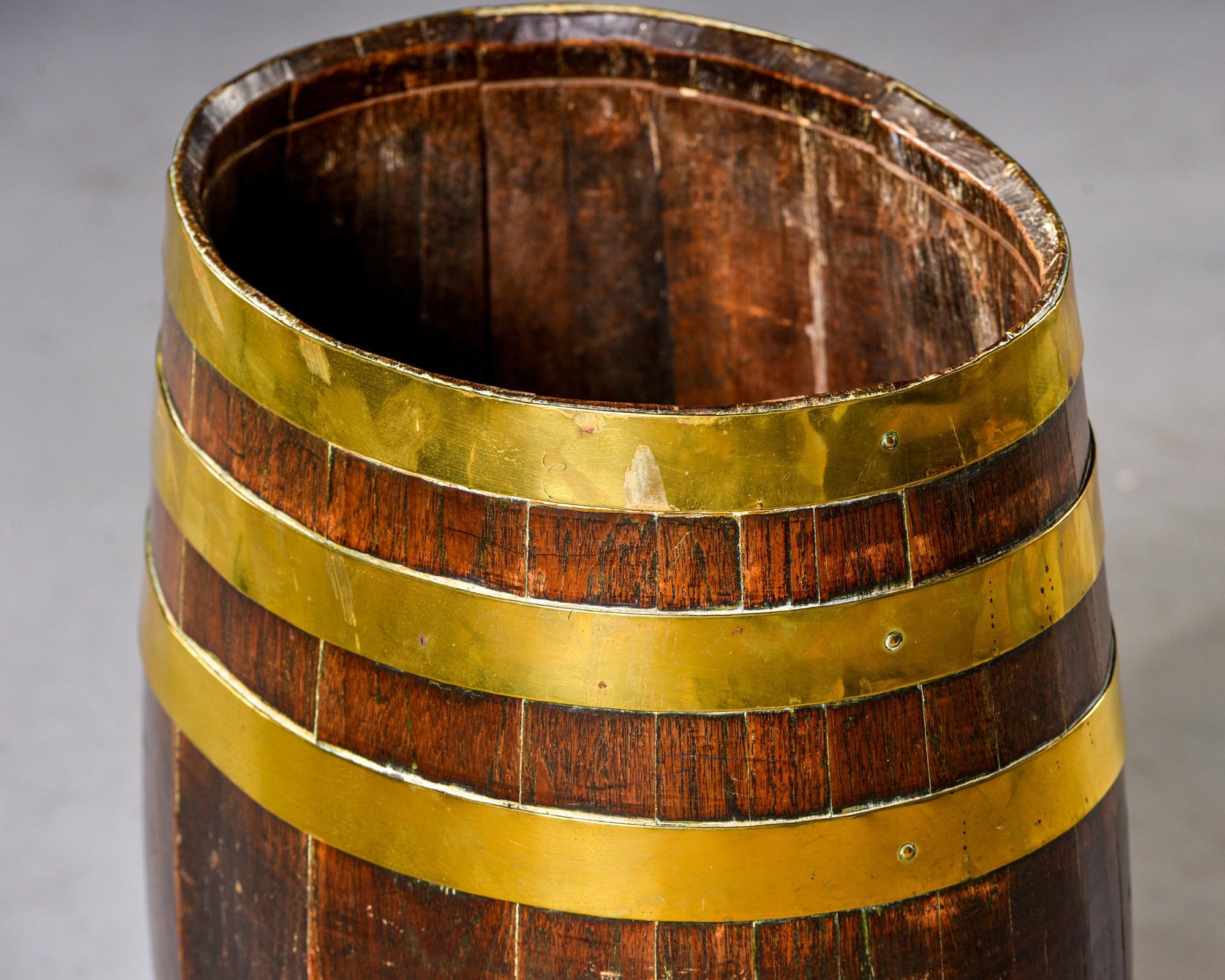 Late 19th Century English Oak Barrel with Brass Bands For Sale 1
