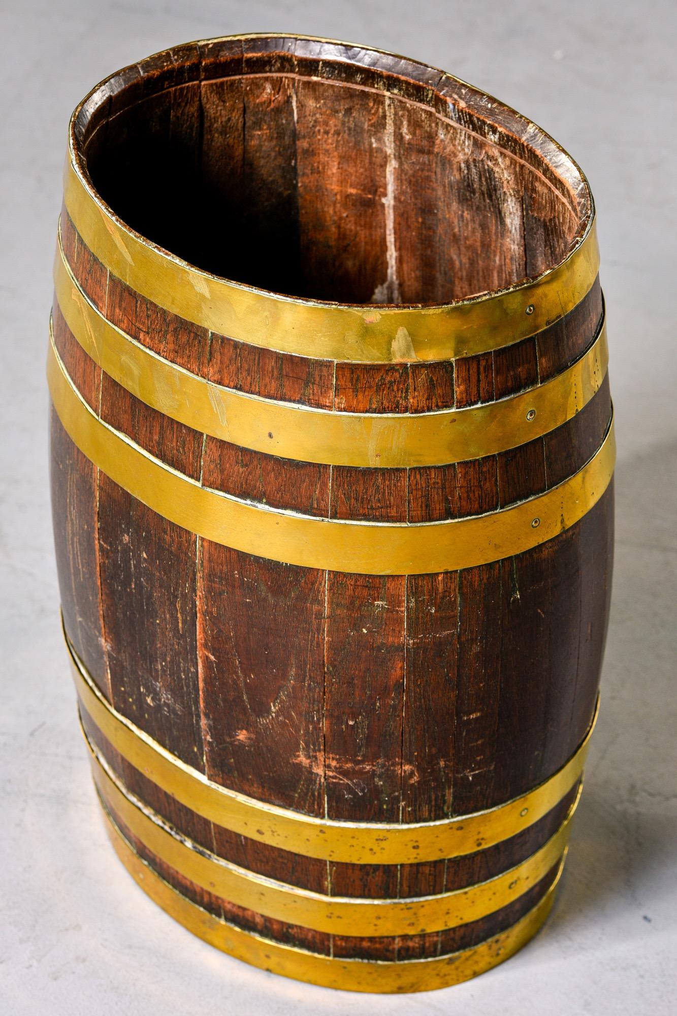 Late 19th Century English Oak Barrel with Brass Bands For Sale 2