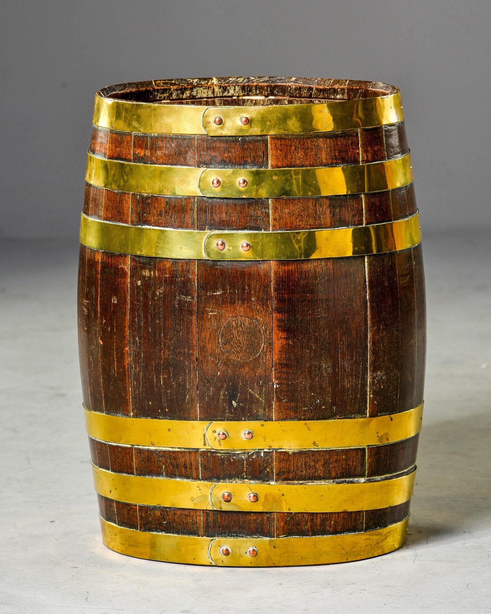 Late 19th Century English Oak Barrel with Brass Bands For Sale 5