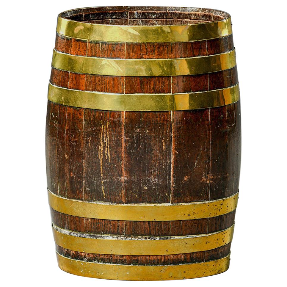 Late 19th Century English Oak Barrel with Brass Bands For Sale