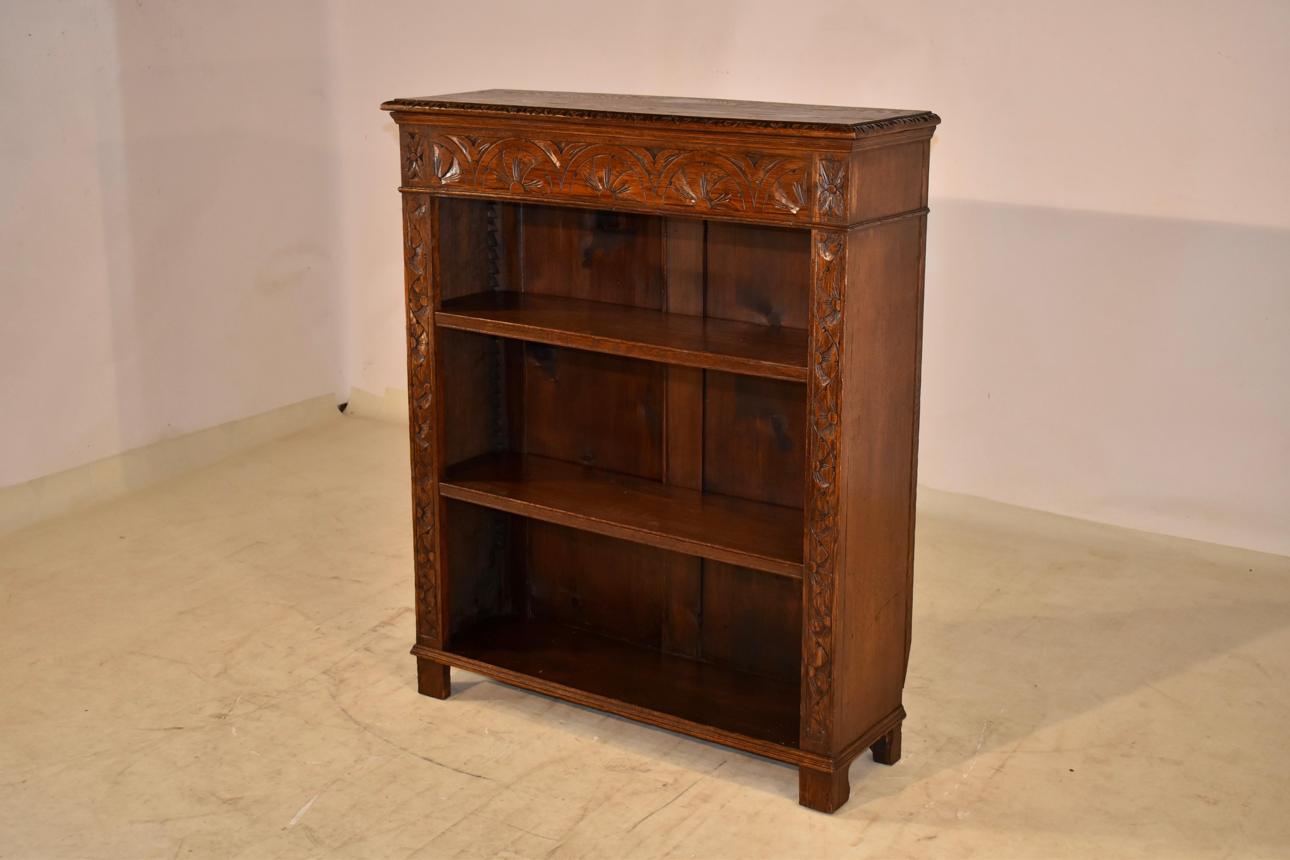 Hand-Carved Late 19th Century English Oak Bookcase For Sale