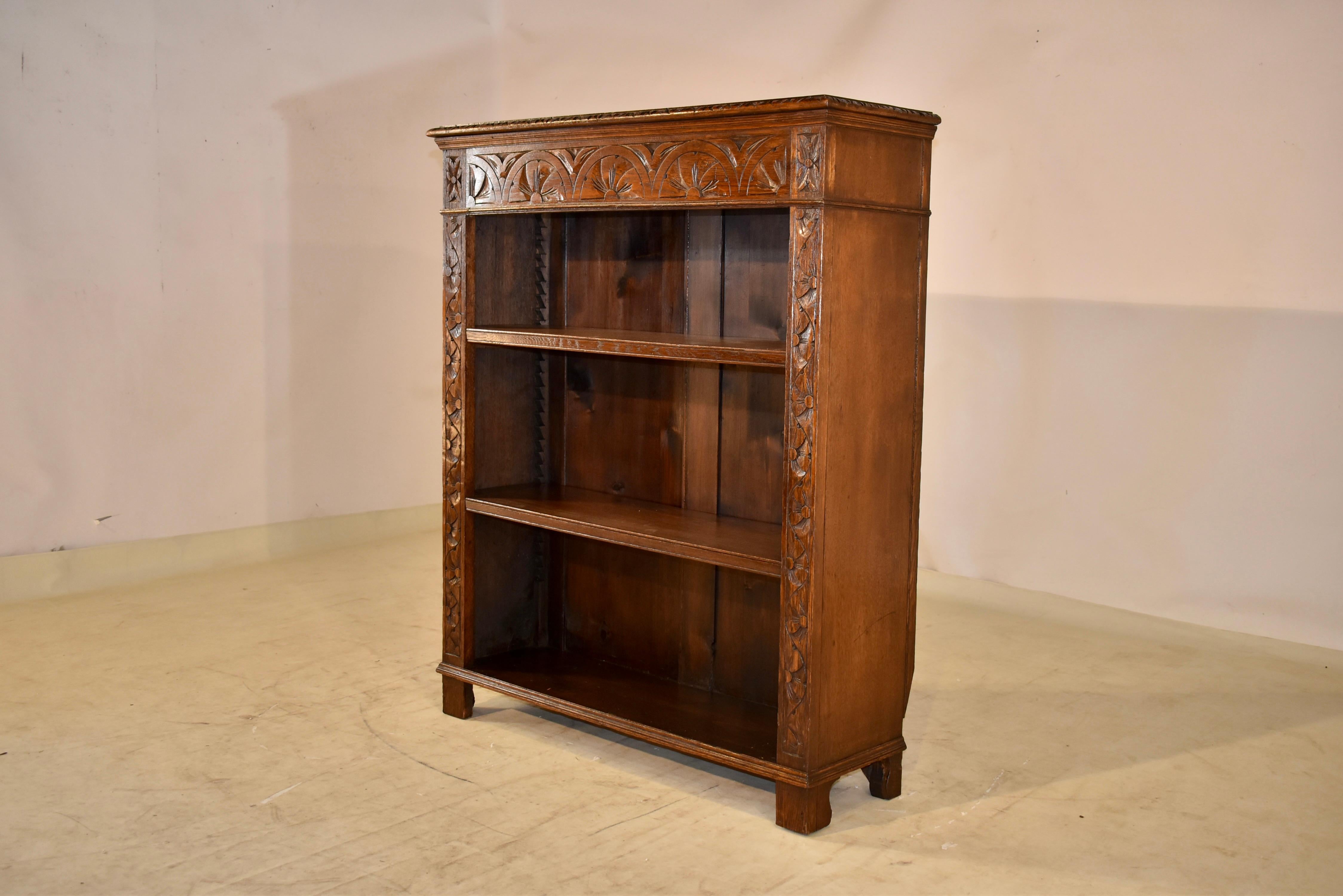 Late 19th Century English Oak Bookcase In Good Condition For Sale In High Point, NC