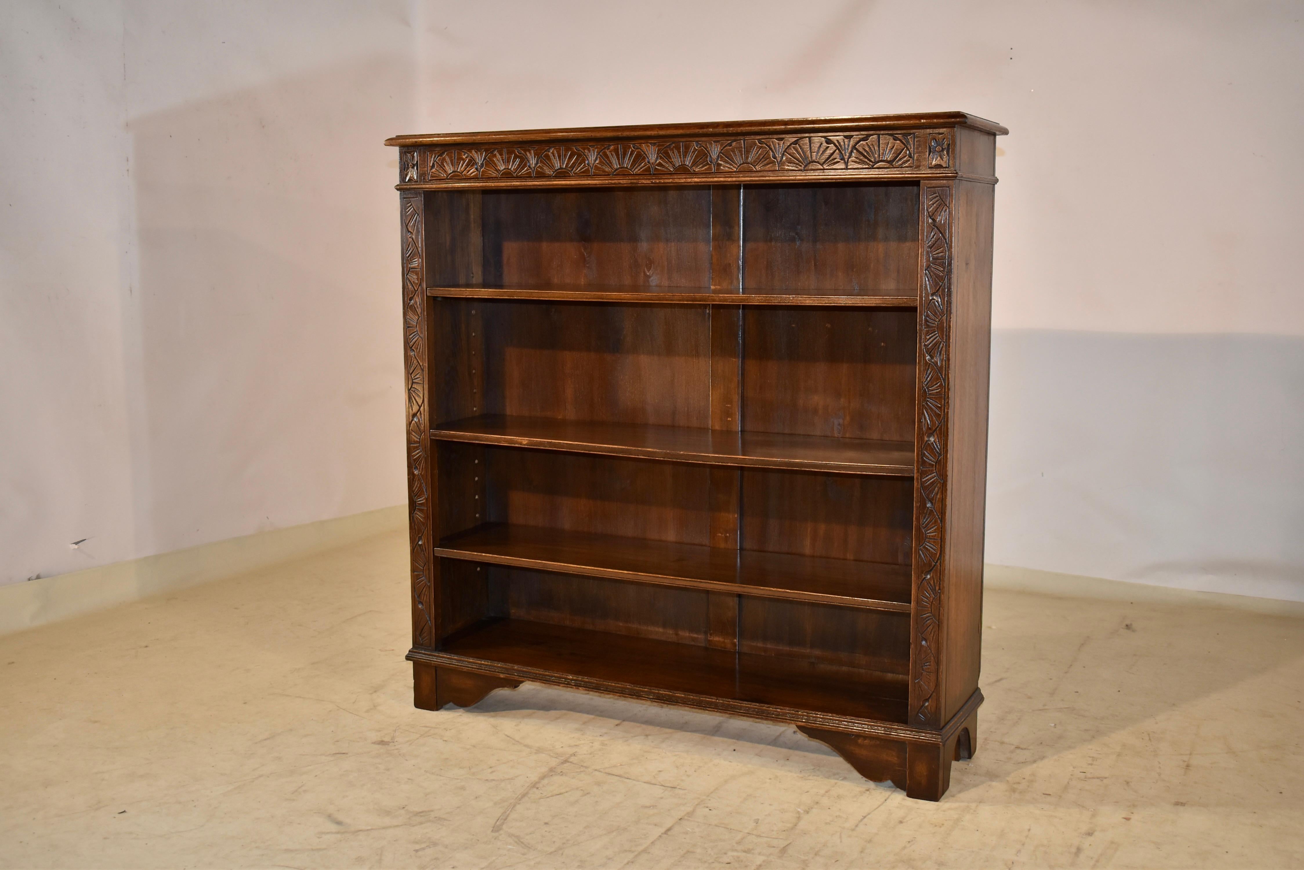 Late 19th Century English Oak Bookcase In Good Condition For Sale In High Point, NC