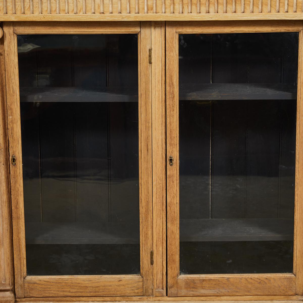 Late 19th Century English Oak Bookcase with Glass Doors For Sale 1