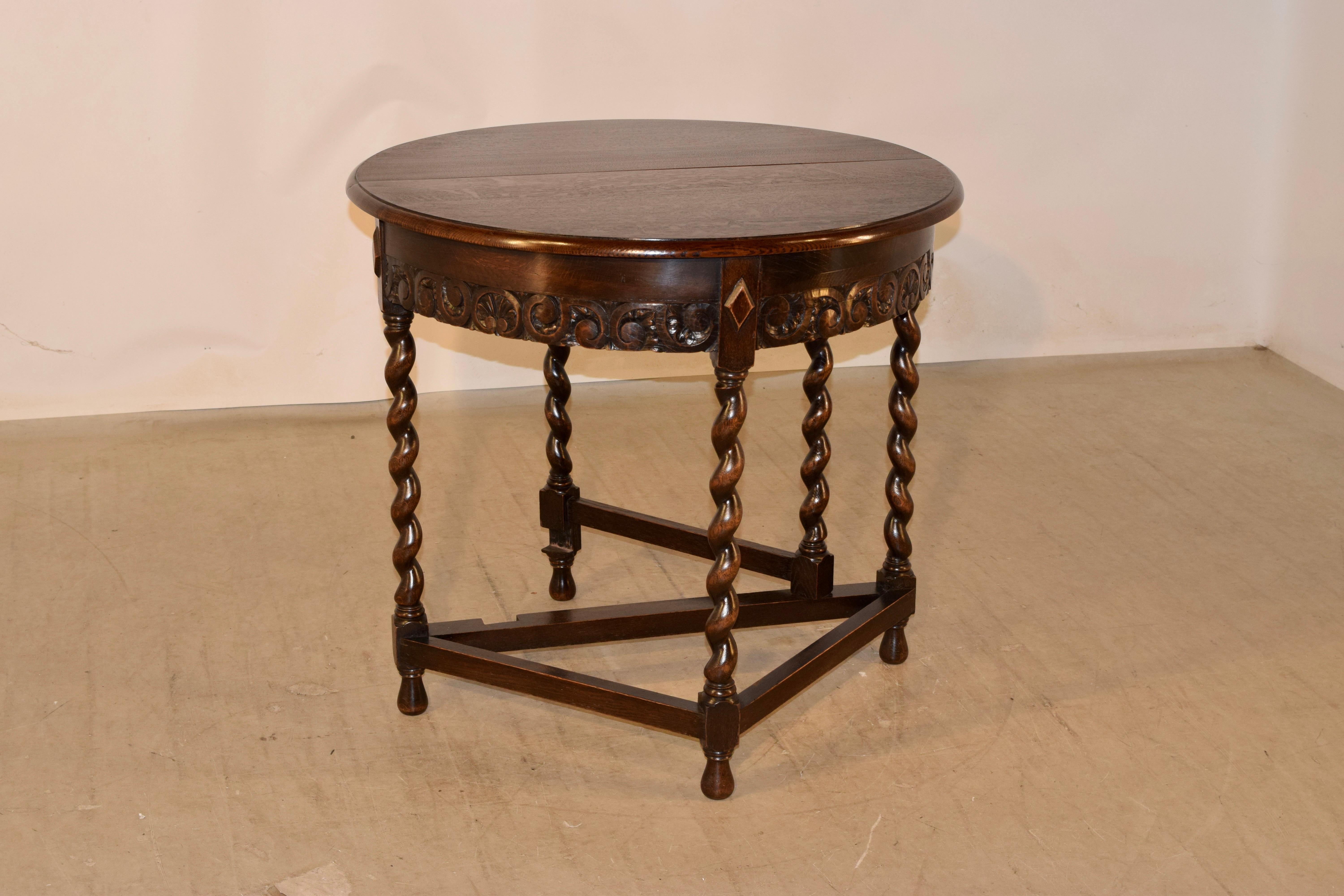 Demi-Lune-Tisch aus englischer Eiche aus dem späten 19. Jahrhundert (Eichenholz) im Angebot
