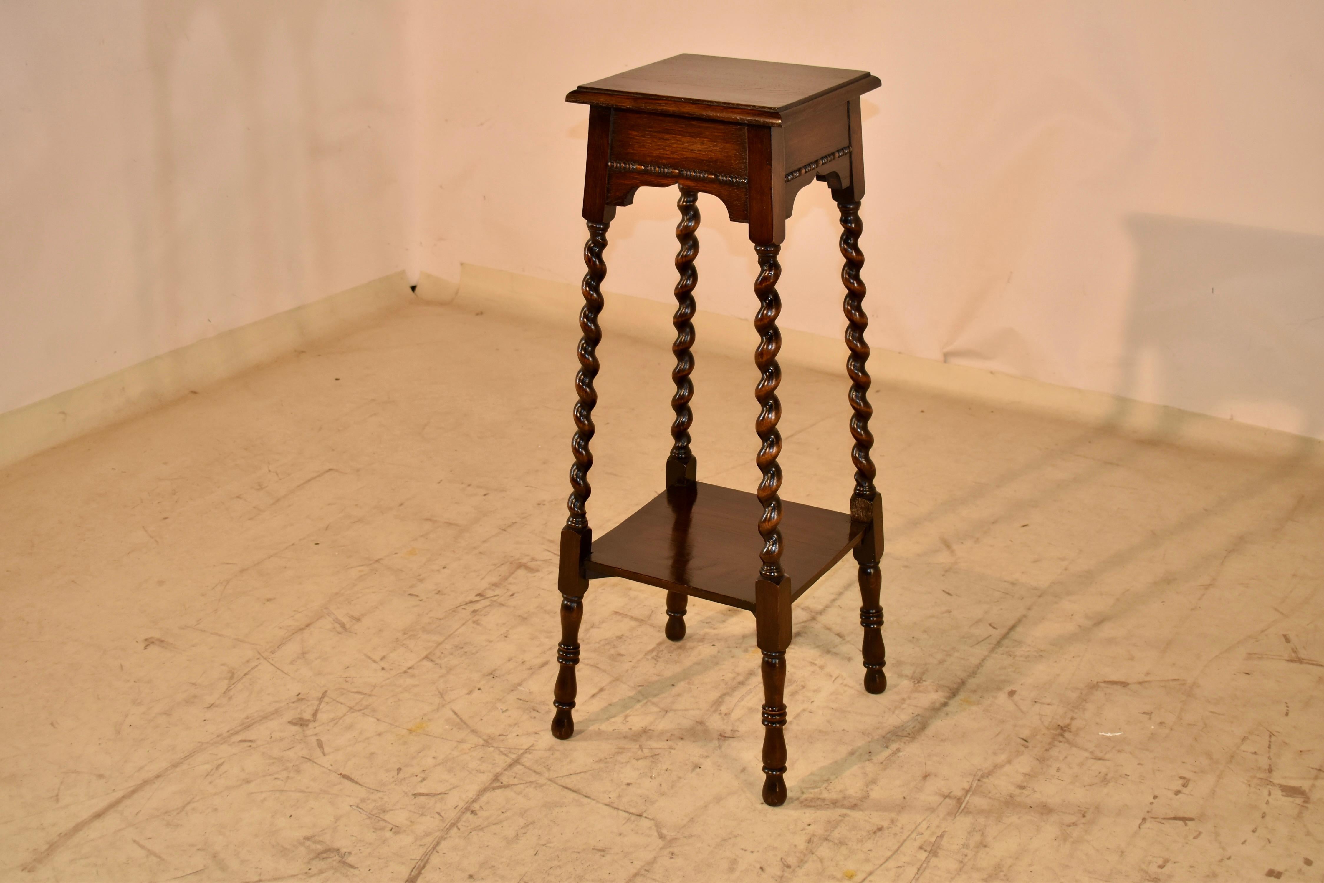 Turned Late 19th Century English Oak Fern Stand