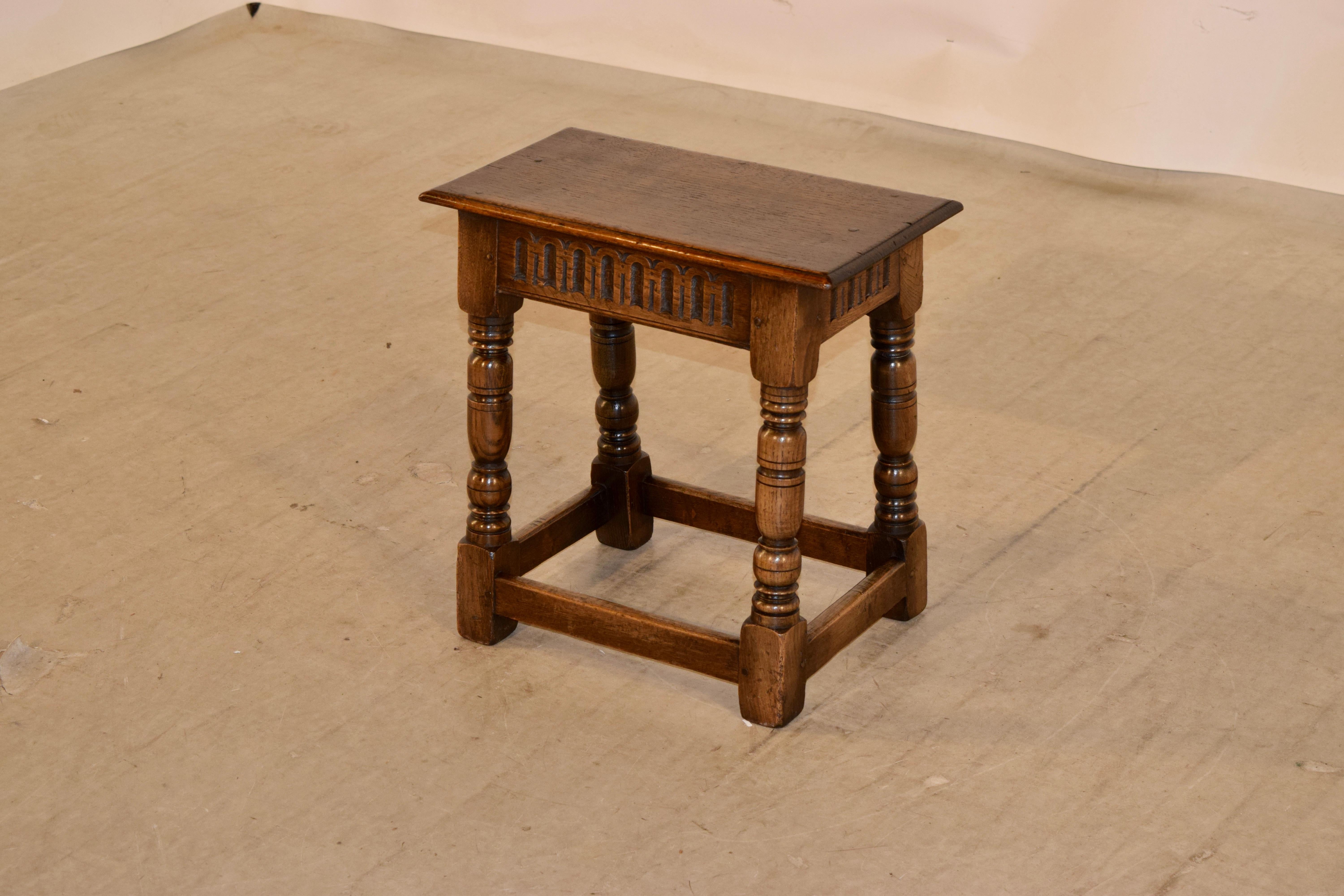 Late 19th Century English Oak Joint Stool In Good Condition In High Point, NC