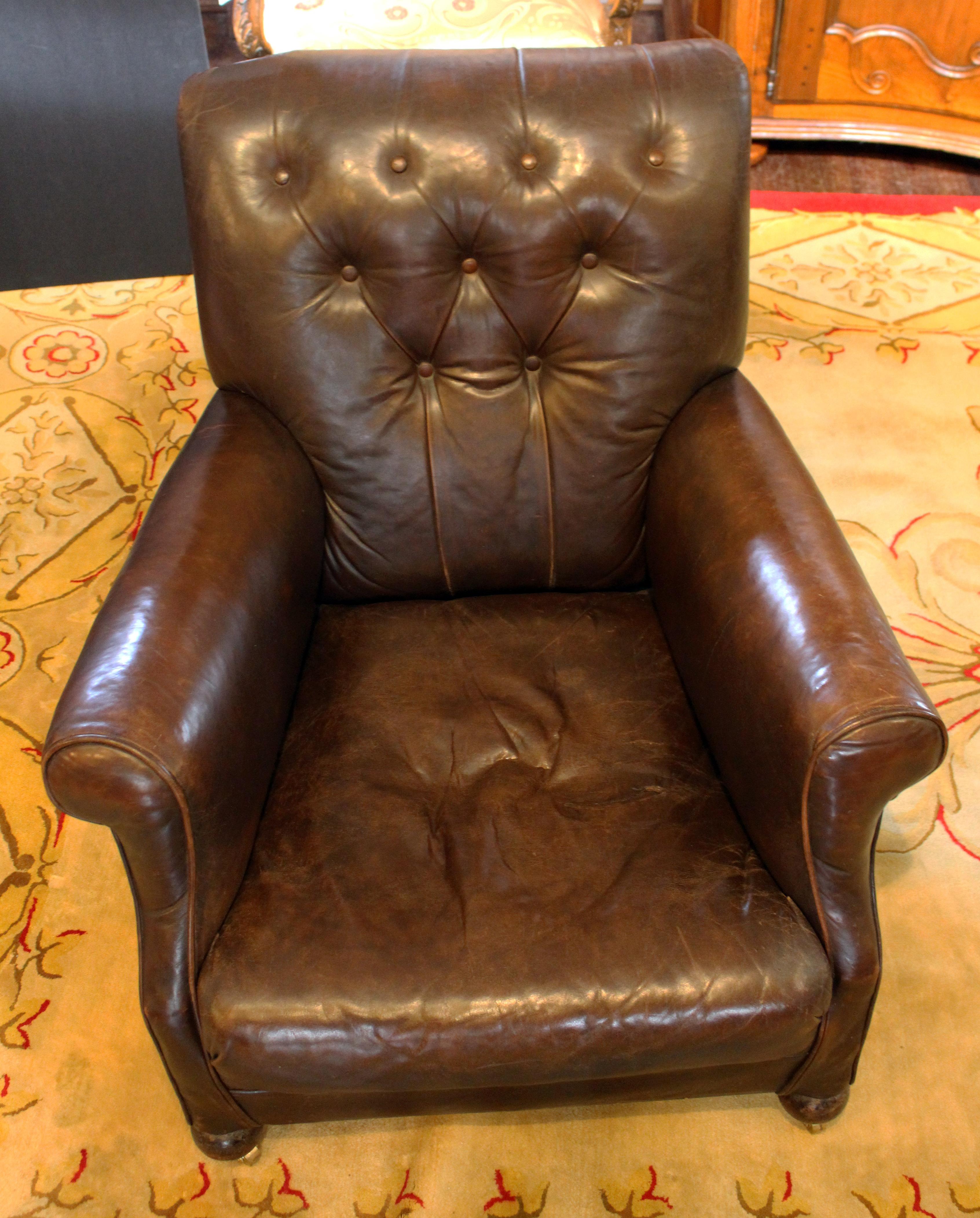 Late 19th Century English Pair of Leather Club Chairs For Sale 7