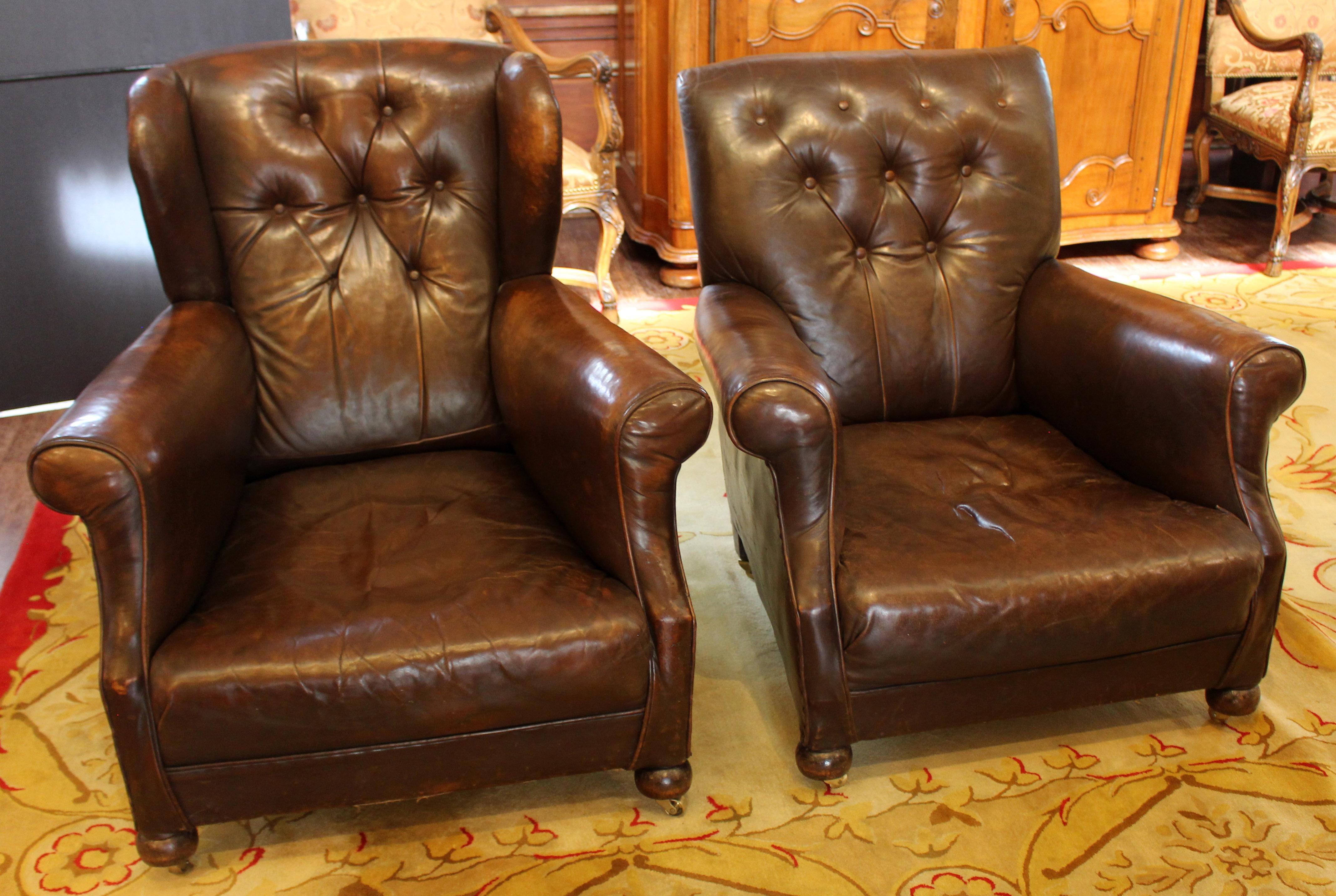 Late 19th Century English Pair of Leather Club Chairs For Sale 2