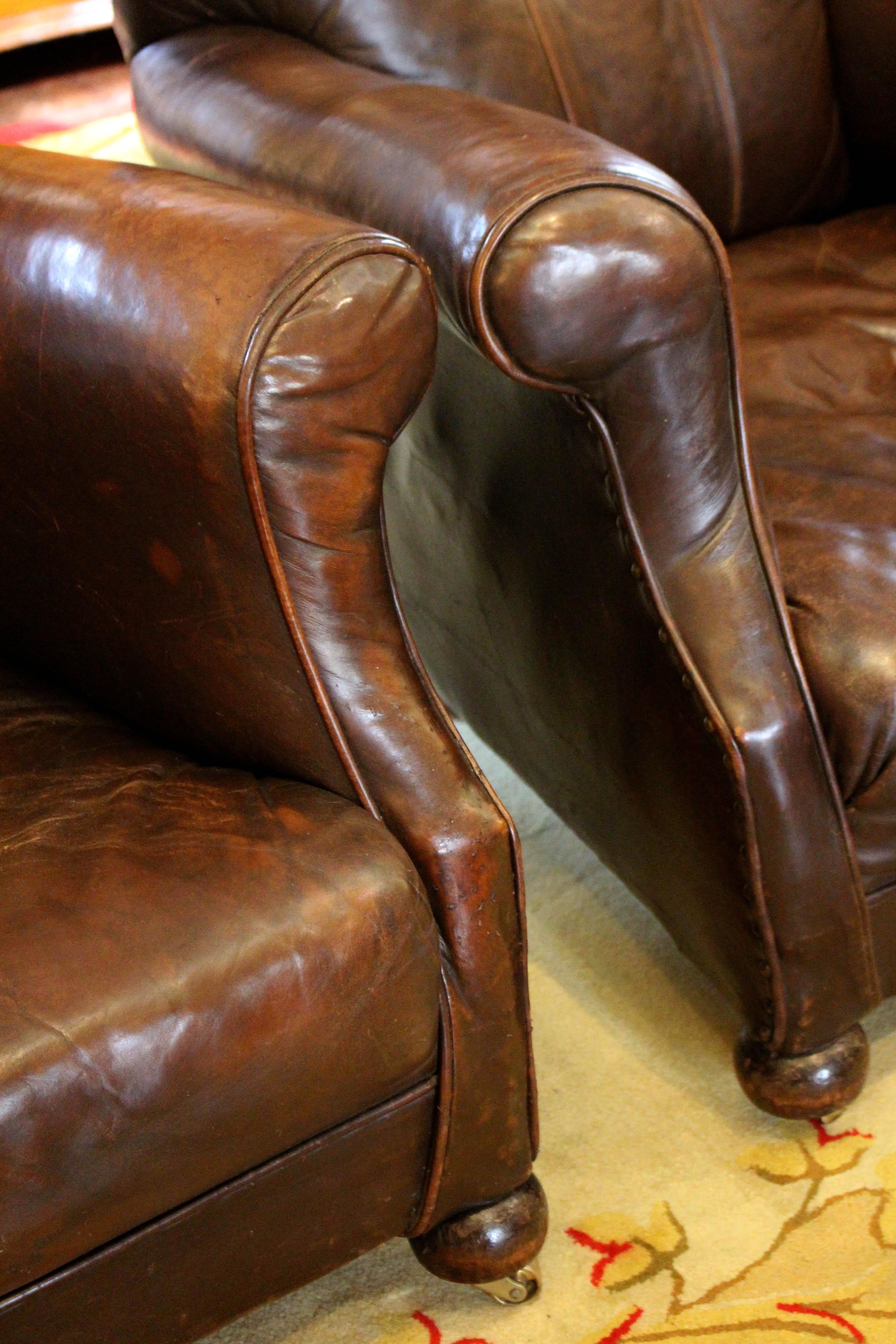 Late 19th Century English Pair of Leather Club Chairs For Sale 3