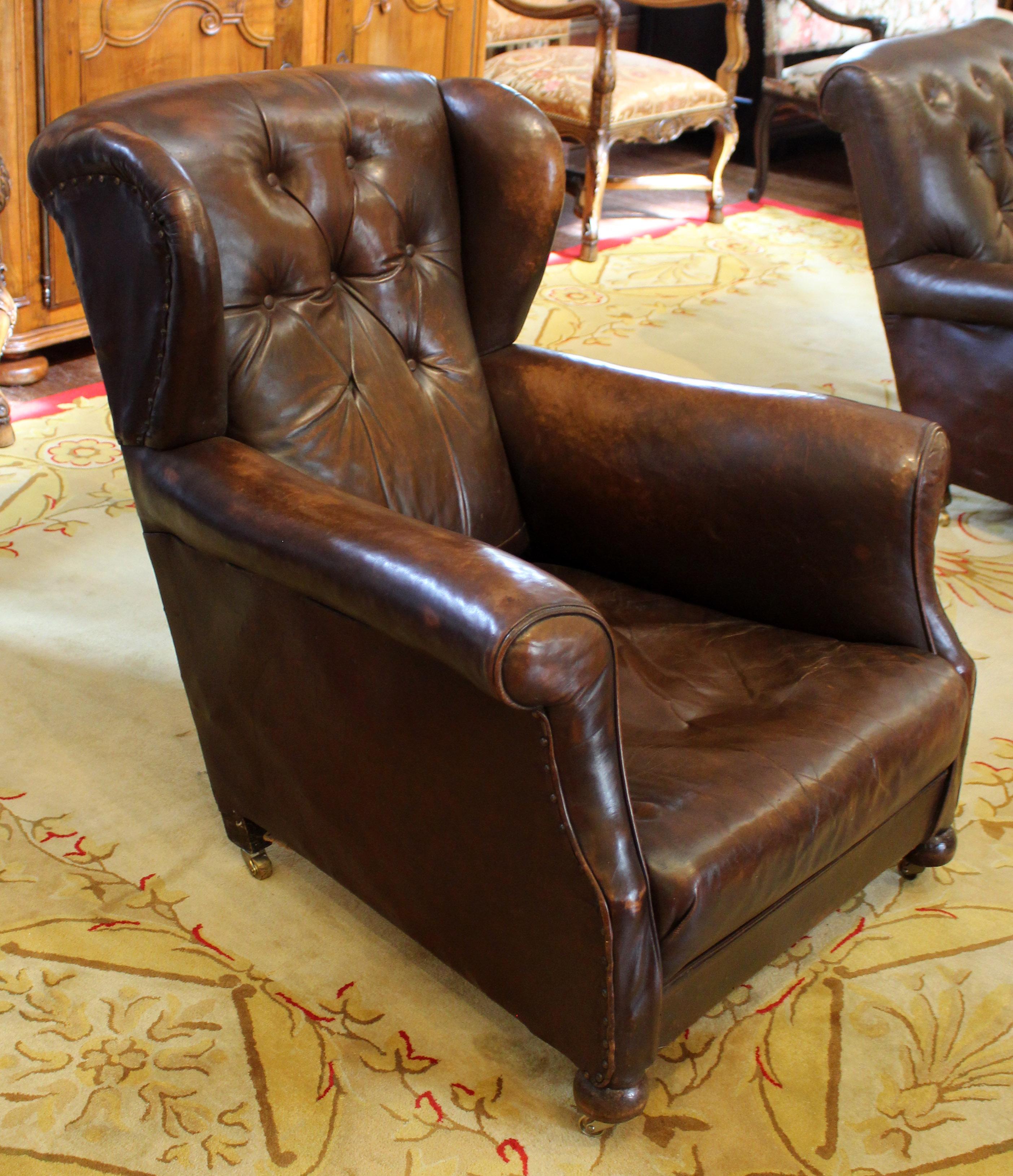 Late 19th Century English Pair of Leather Club Chairs For Sale 5